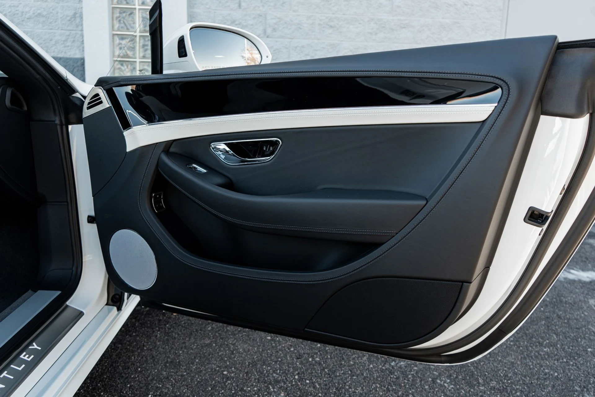 mph033_973541127_7dd730dc_996a_4b5f_9cf7_04c851794554_11e19a92fd