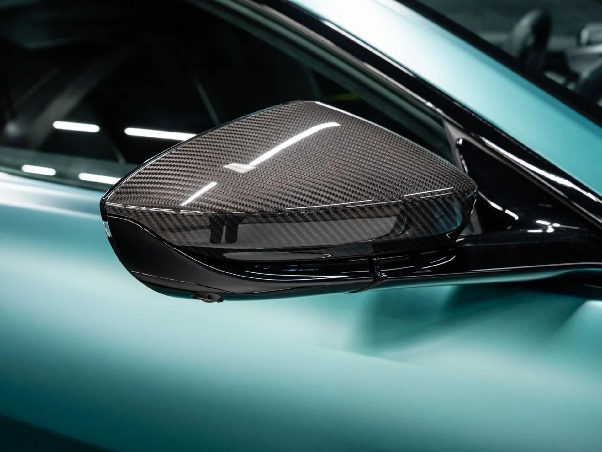 mph033_977499791_aston_martin_vantage_2023_48e5937276