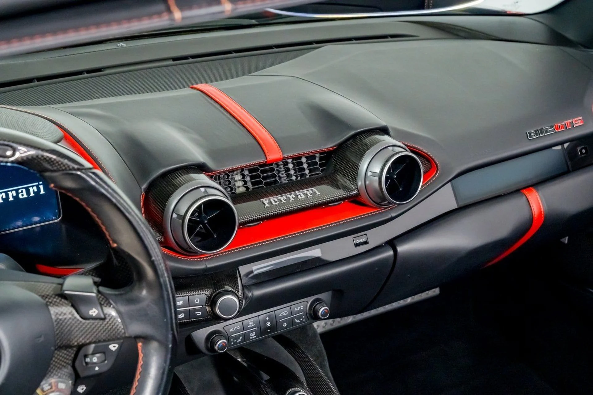 mph033_989616432_c6802179efdb4a39a9195f6bdccff525_422b698ba1