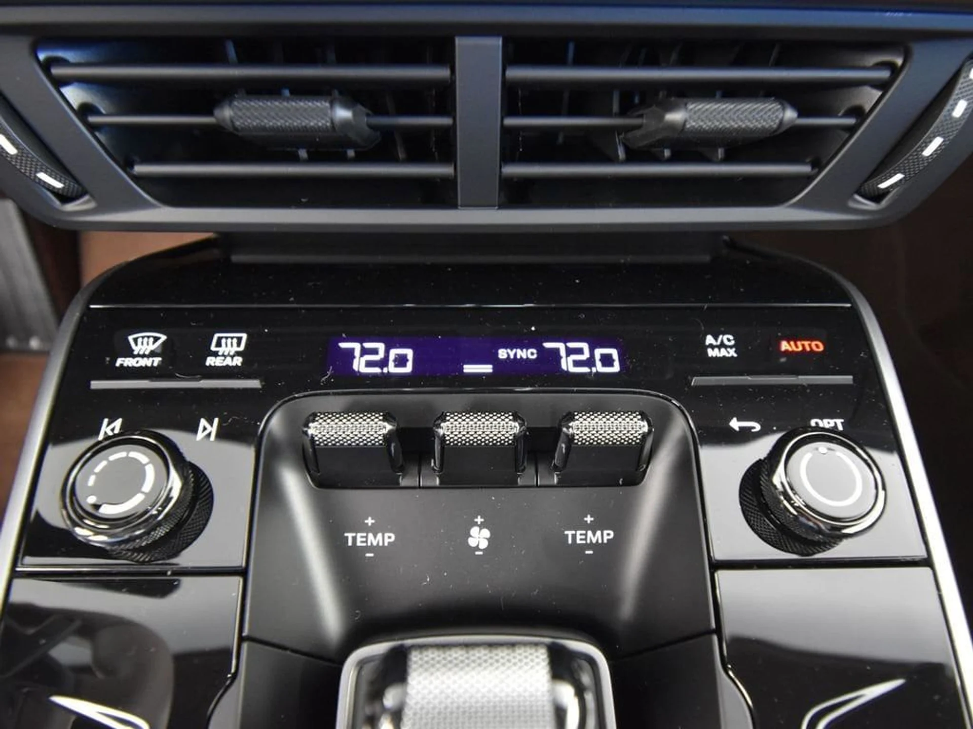 mph033_99078192_ac919a0e5d64b06a038bac452e7e9b04x_bd5cca861b