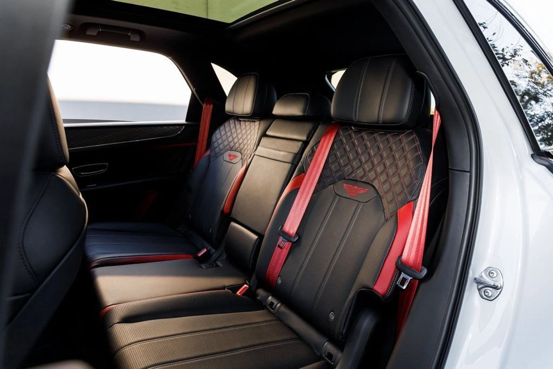 mph033_999888341_1e569446074d7b41a49e90af319586fe_ba0b68d11d