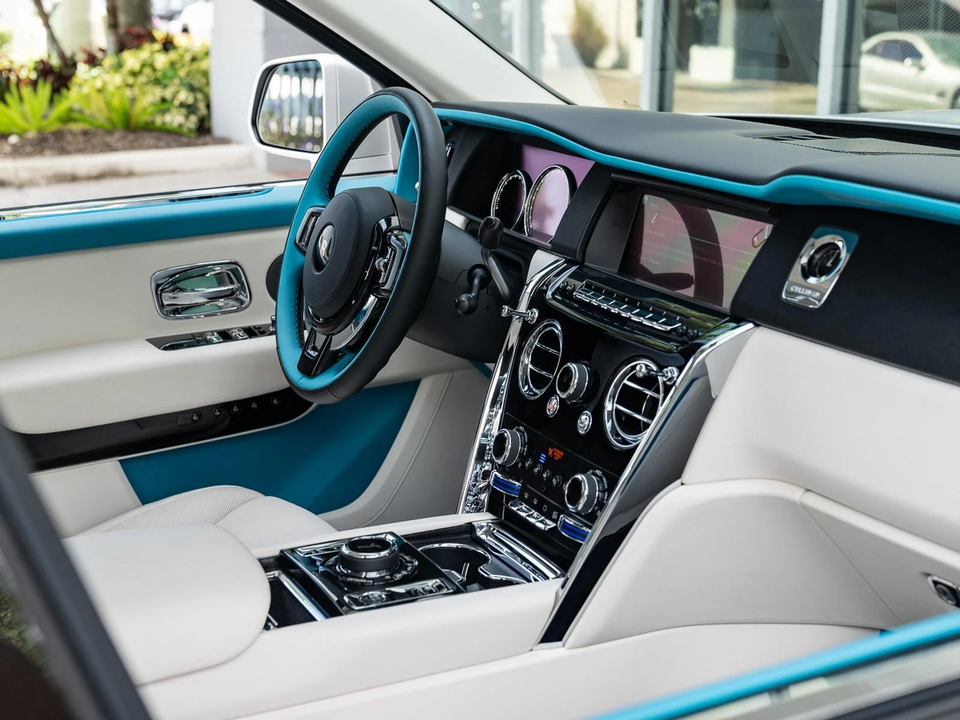 mph034_1004164256_Used_2023_Rolls_Royce_Cullinan_1761685689_654ca0807c