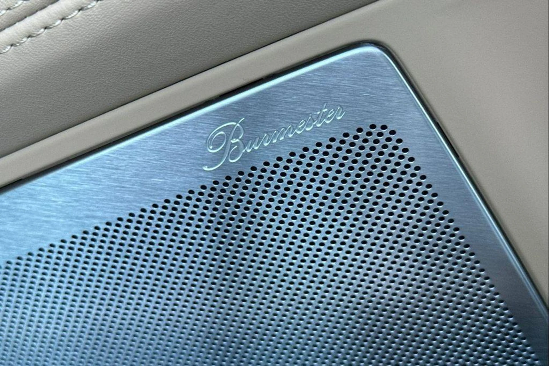 mph034_1008371207_gow_Rwvc_S_Qb_KZQ_Z_Gb340q_Fbfd_X0_8c67f4f1ae