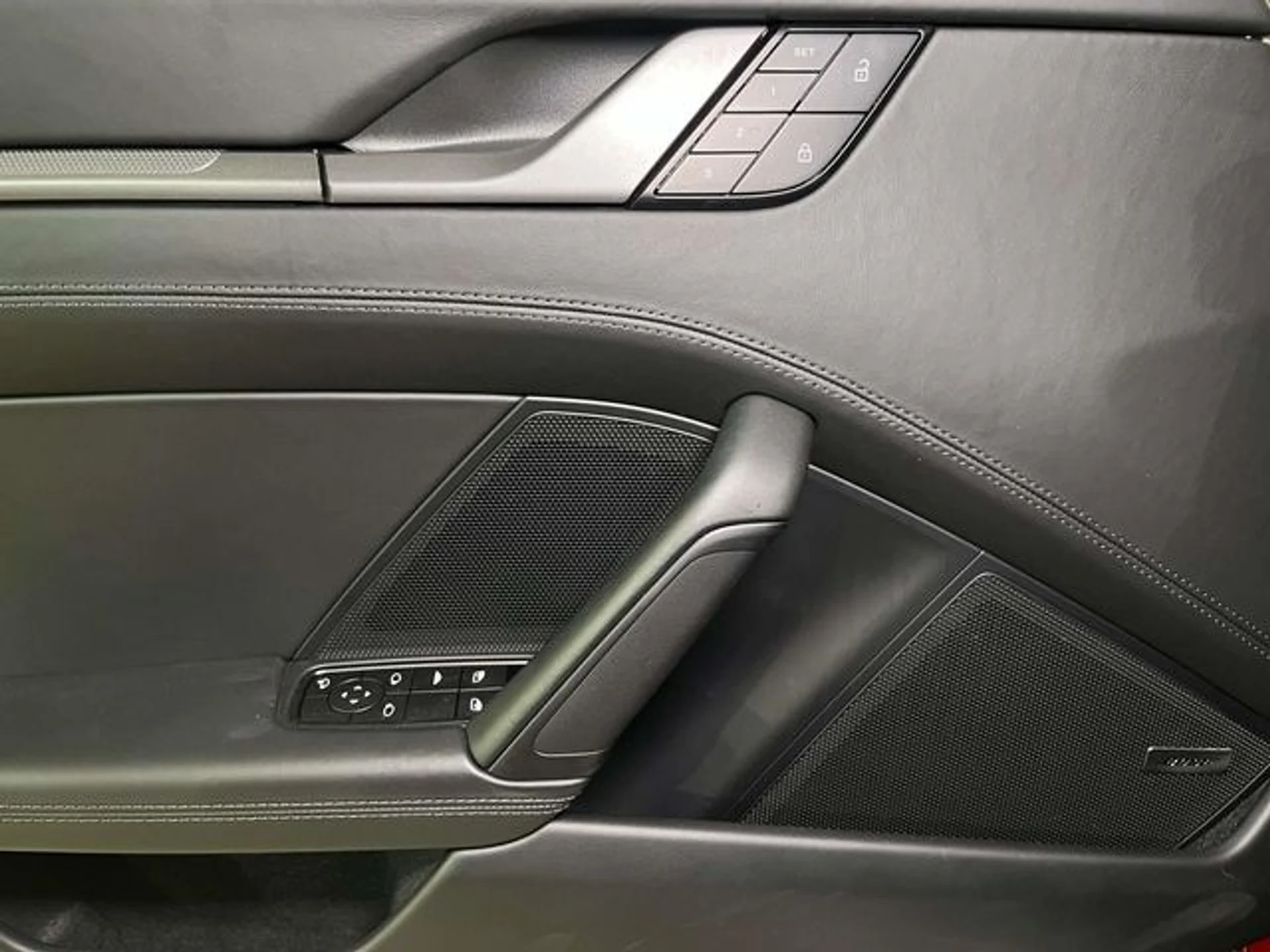 mph034_1010936655_9948e21c4542d96eb0b26ef82f0f46f9x_0a4d7b6d3d