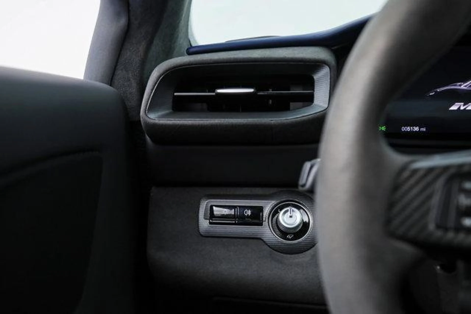 mph034_1013694571_Yv_Hm_N3_Rt_YTX_07i_Q_R8_P_Jsz_BC_Avw_91d2752e85