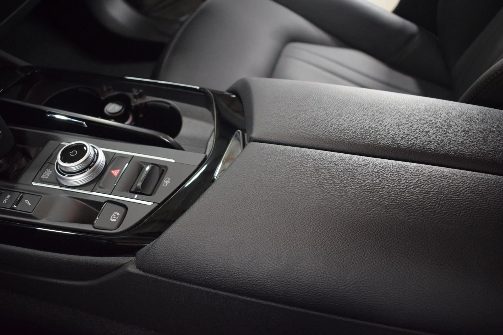 mph034_1013854582_f10aa3a6b195305b0327af9d9eb2d646x_77593a354d