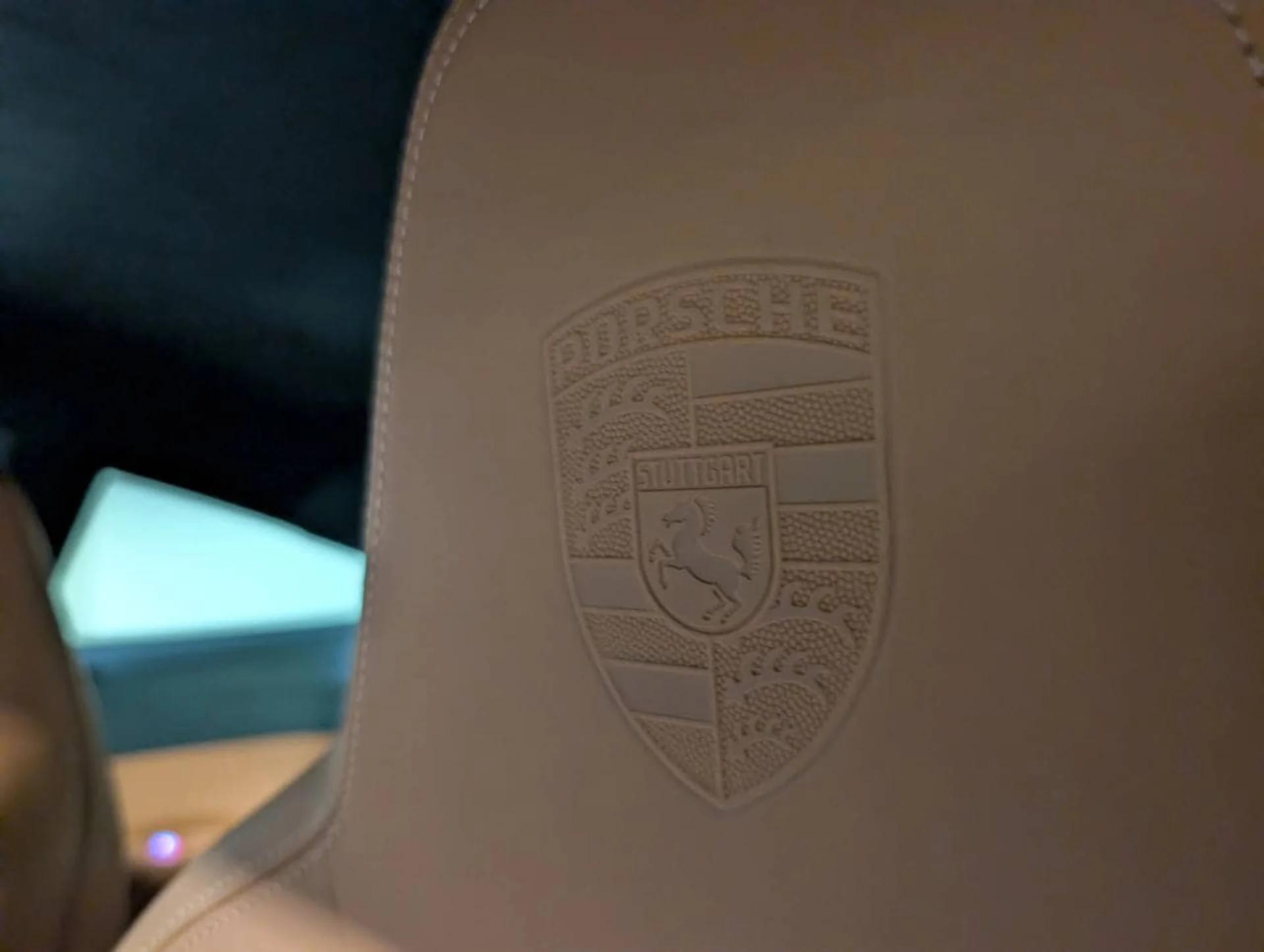 mph034_1019838818_87fae1b21143f635bc88a88e57c946f2x_61857064b4