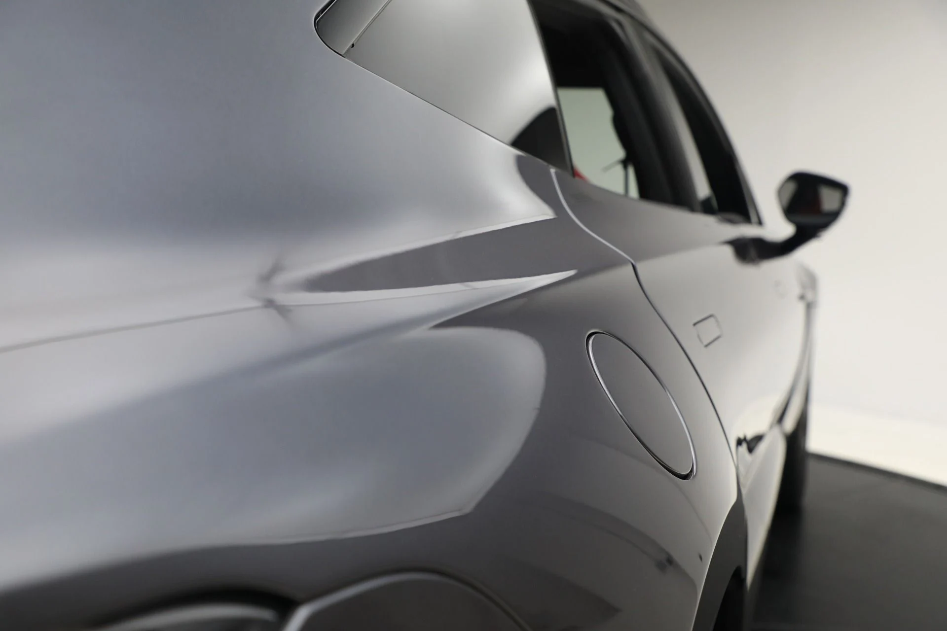 mph034_102397126_New_2025_Aston_Martin_DBX_707_bf1752bd42
