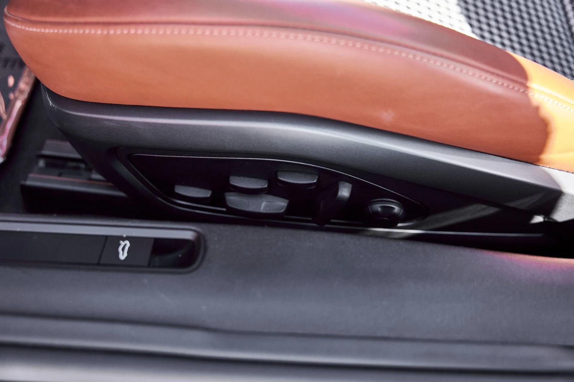 mph034_1035301241_Used_2024_Porsche_911_Turbo_S_1773968013_e13a3cf90b