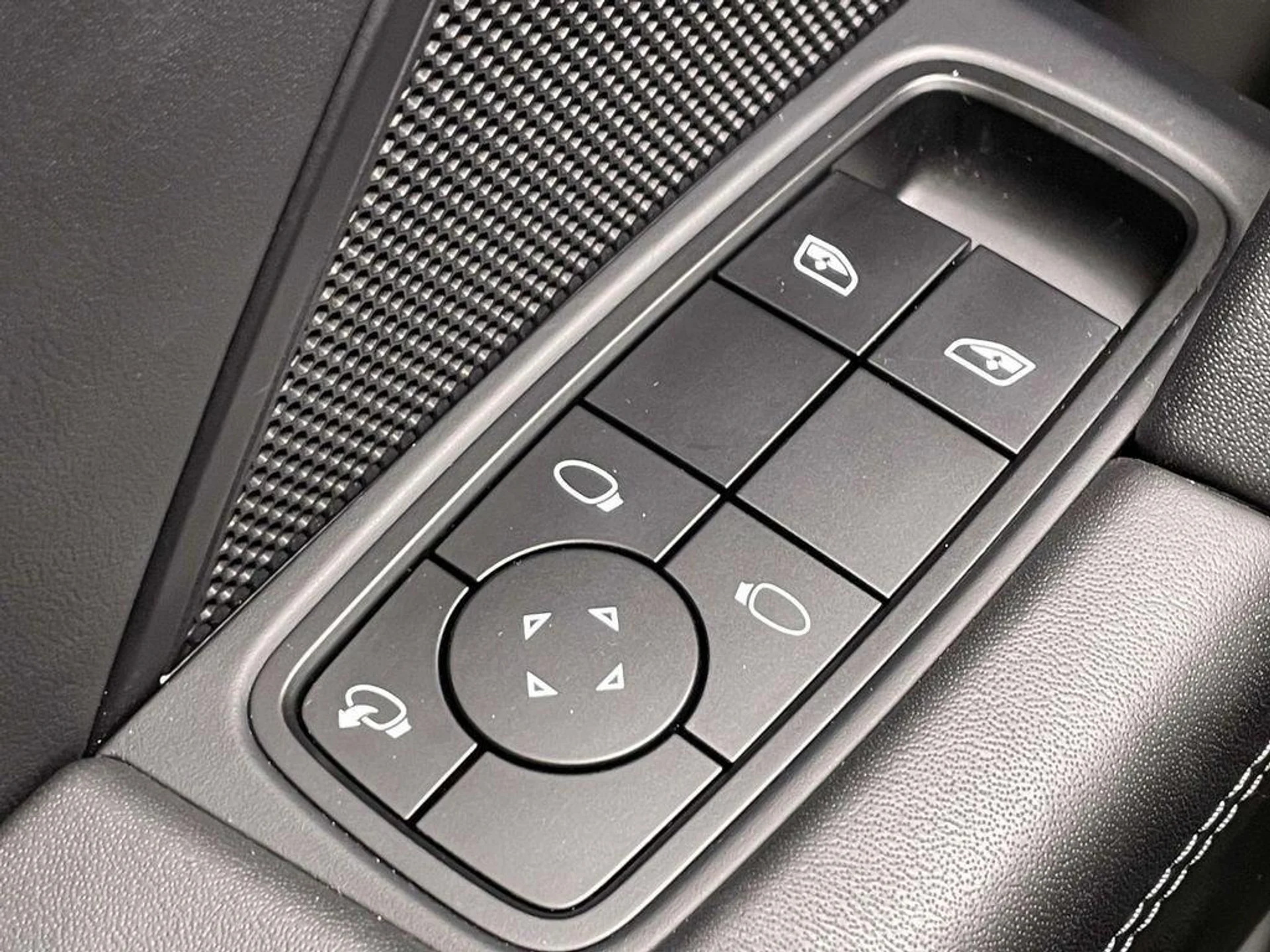 mph034_1040756102_0_QI_Uv_1ds_Pjyoams_v6_Hu_Gp_T4k_a735c76691