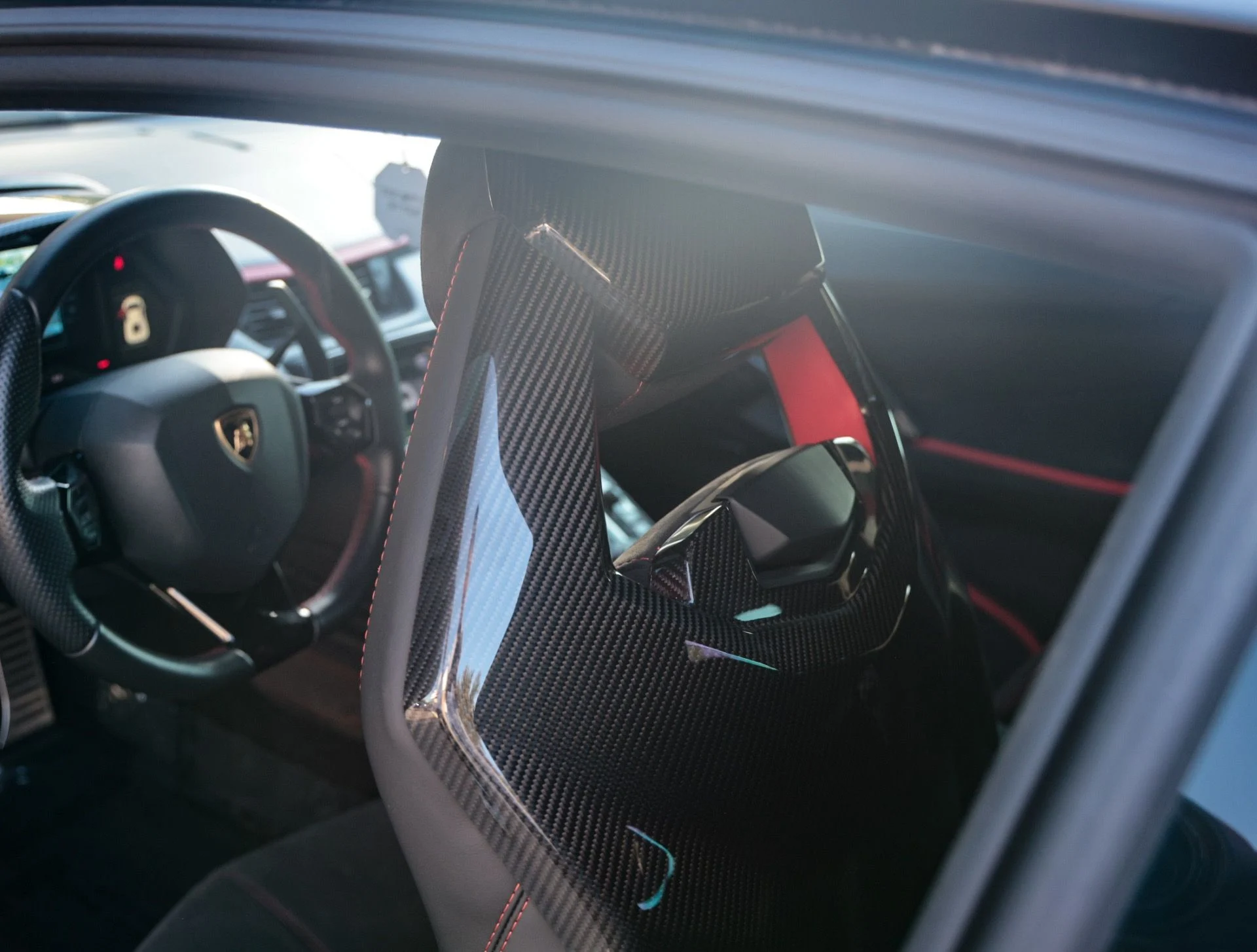 mph034_1043914327_Used_2018_Lamborghini_Aventador_S_1762208360_60d32b8ca7