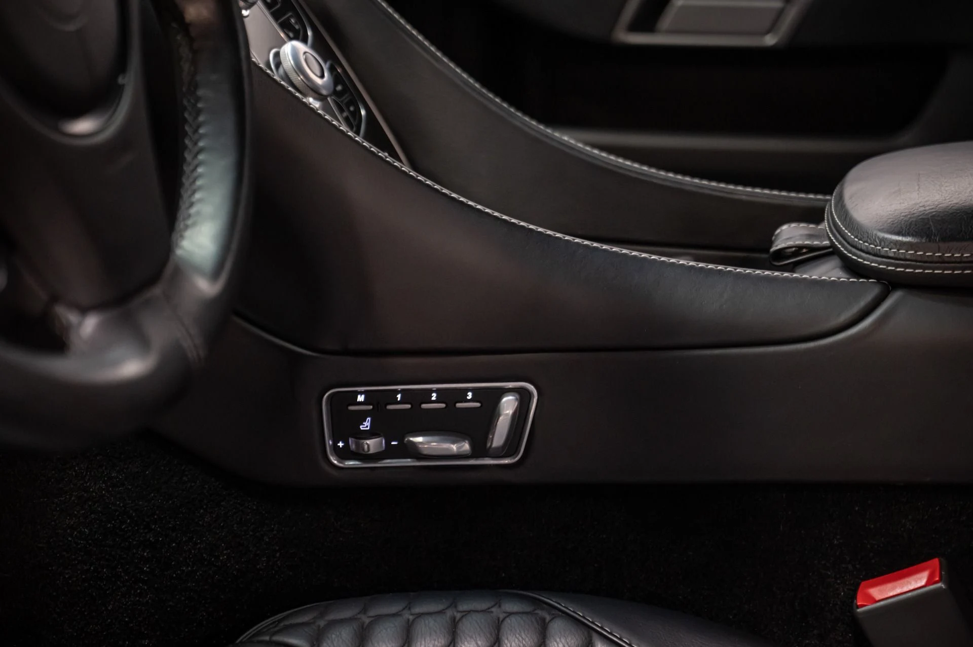 mph034_1051047440_Used_2014_Aston_Martin_Vanquish_V12_1729699077_c8b0a127d5