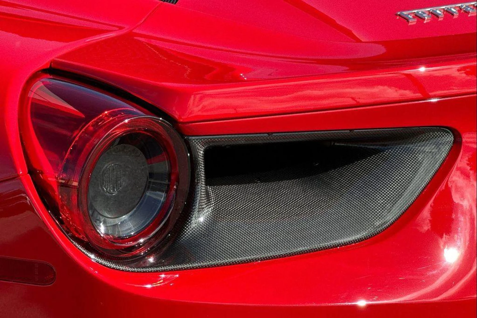 mph034_1066969735_Vena_S1_O_Aa87_Omakqk_GR_Of3_UZ_8_Q_154b4ff55f