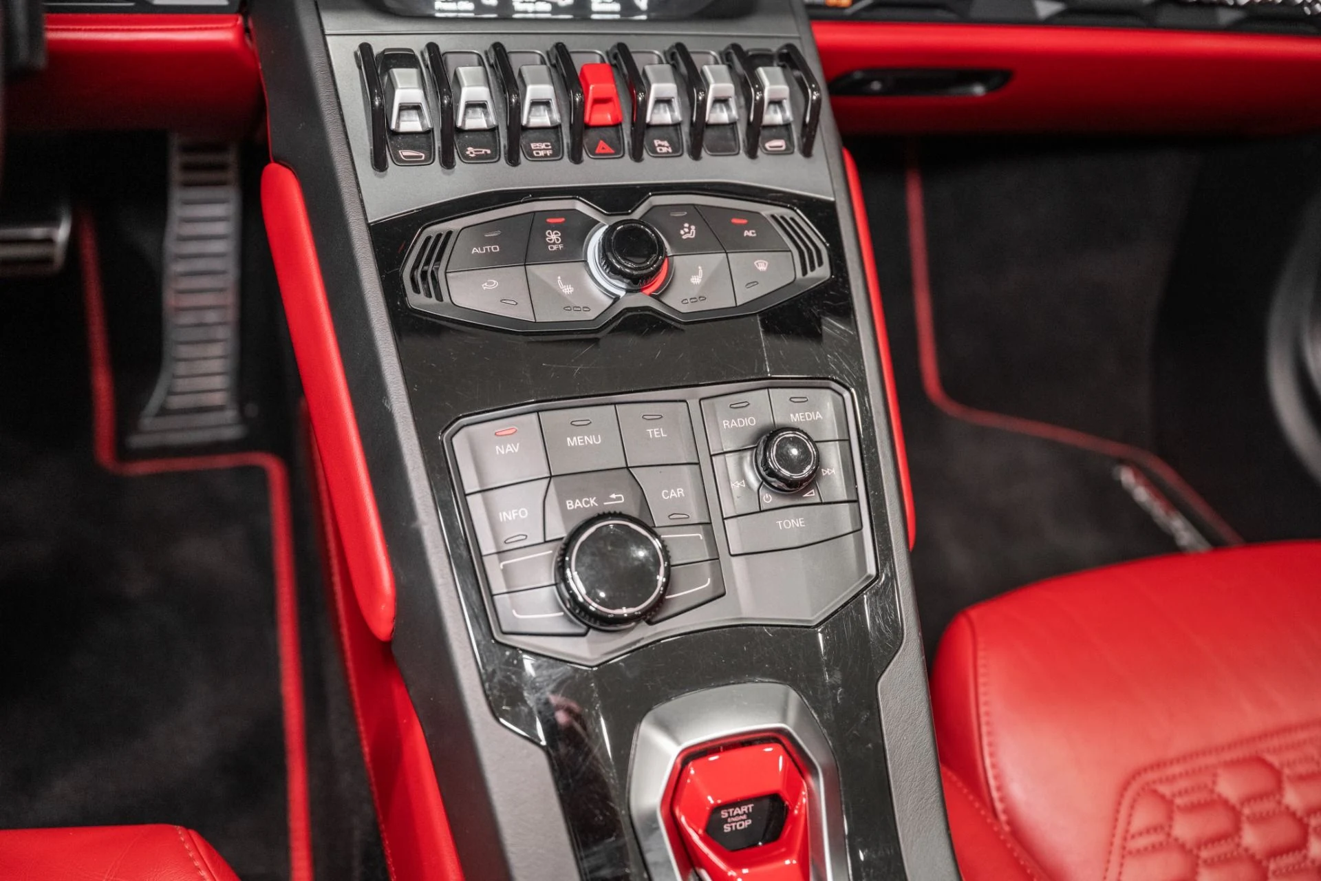 mph034_1073237617_Used_2016_Lamborghini_Huracan_LP_610_4_Spyder_1773071752_a449b8e7e5