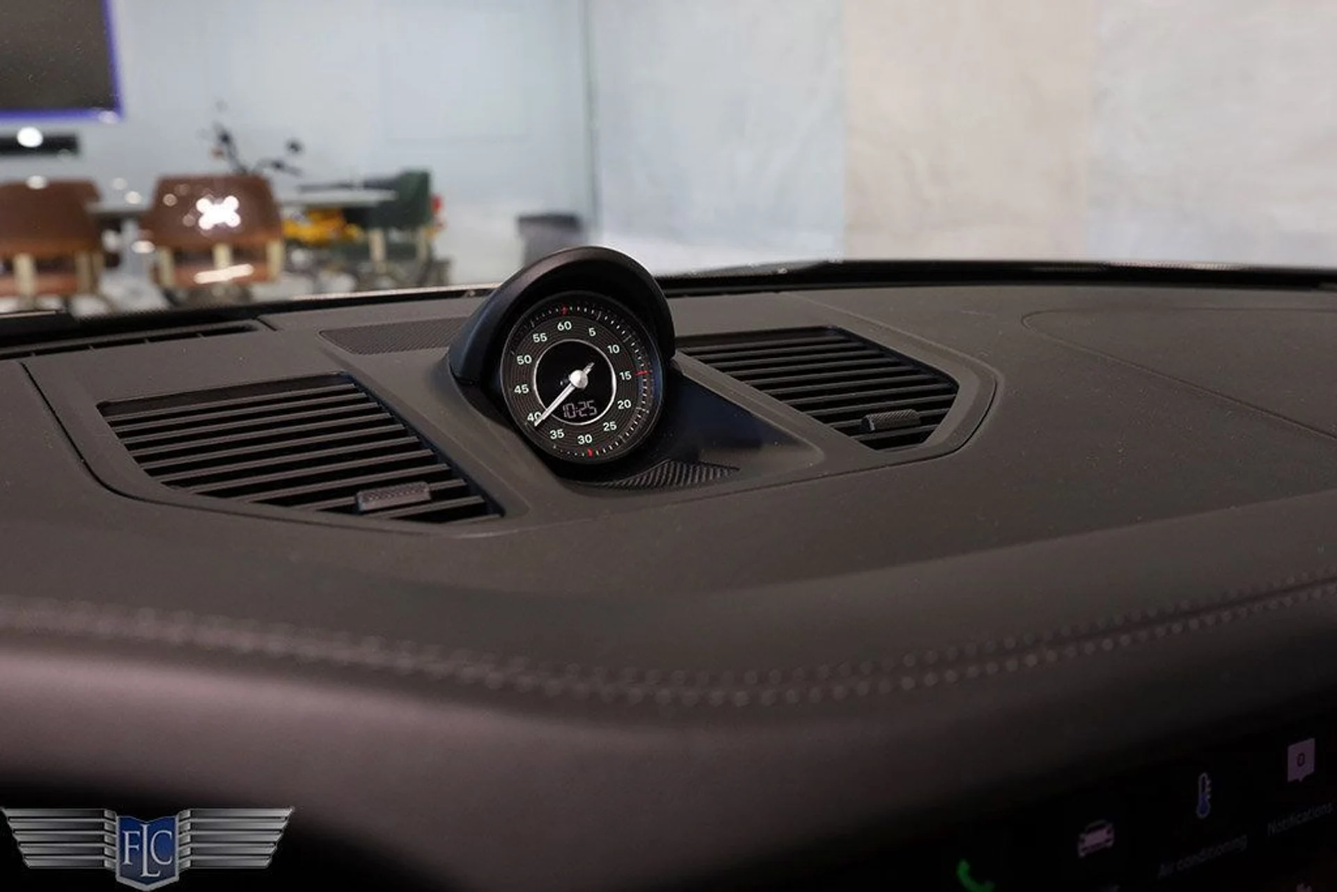 mph034_1075691161_used_2023_porsche_911_carrera4smanualcoupe_9689_22556560_35_1024_3d1b6de749