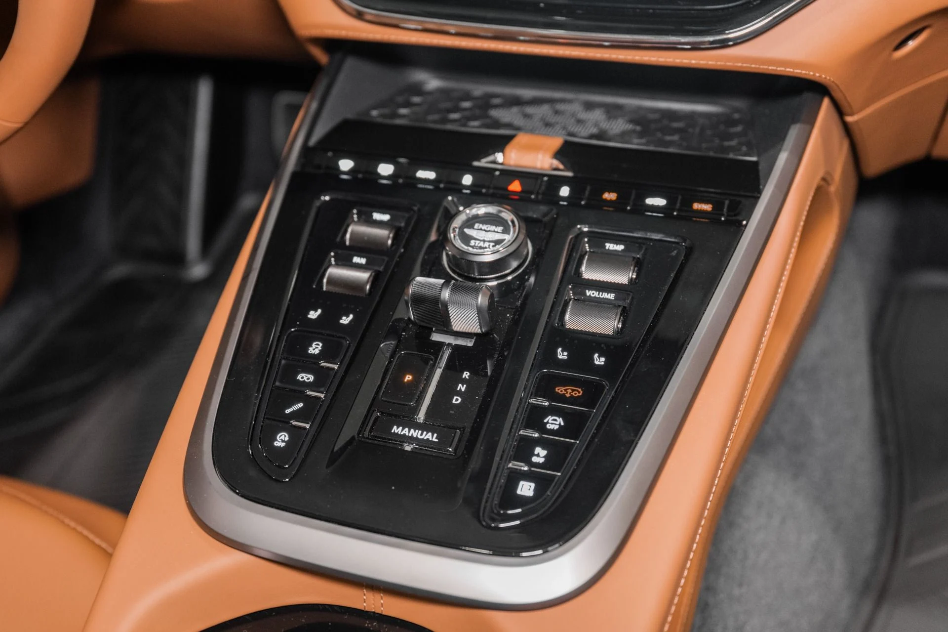 mph034_1078962990_New_2026_Aston_Martin_DBX_707_1780939775_ebf84b9cf2