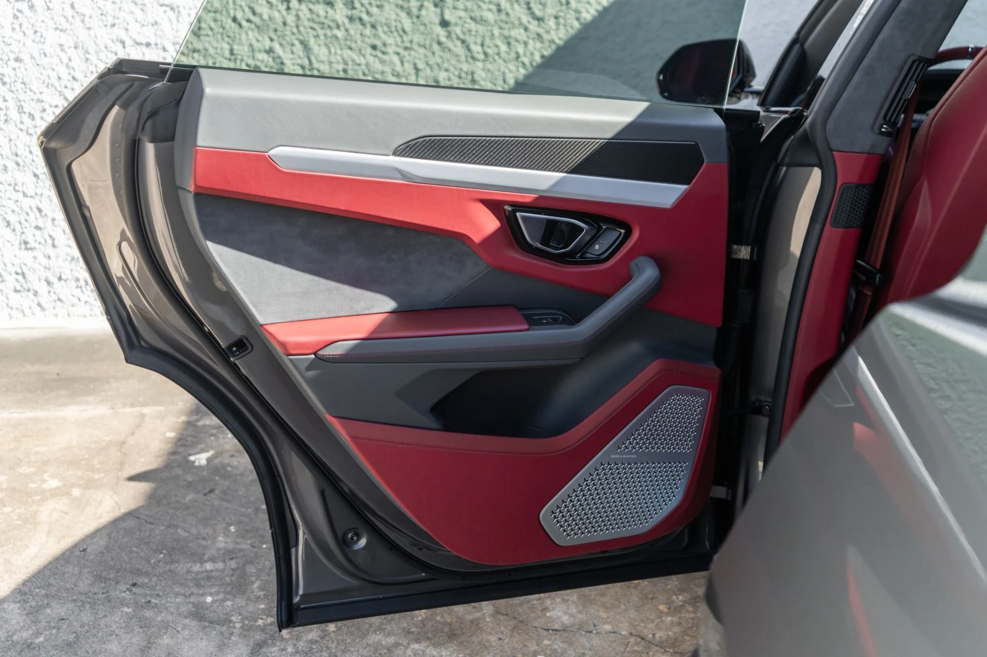 mph034_10790255_Used_2021_Lamborghini_Urus_1768598799_0ff266c80f