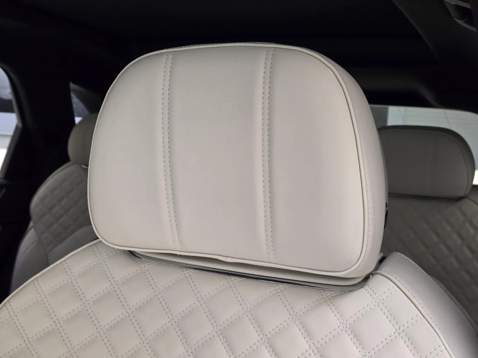 mph034_1080955343_Used_2022_Bentley_Bentayga_S_1755157247_3582fb4931