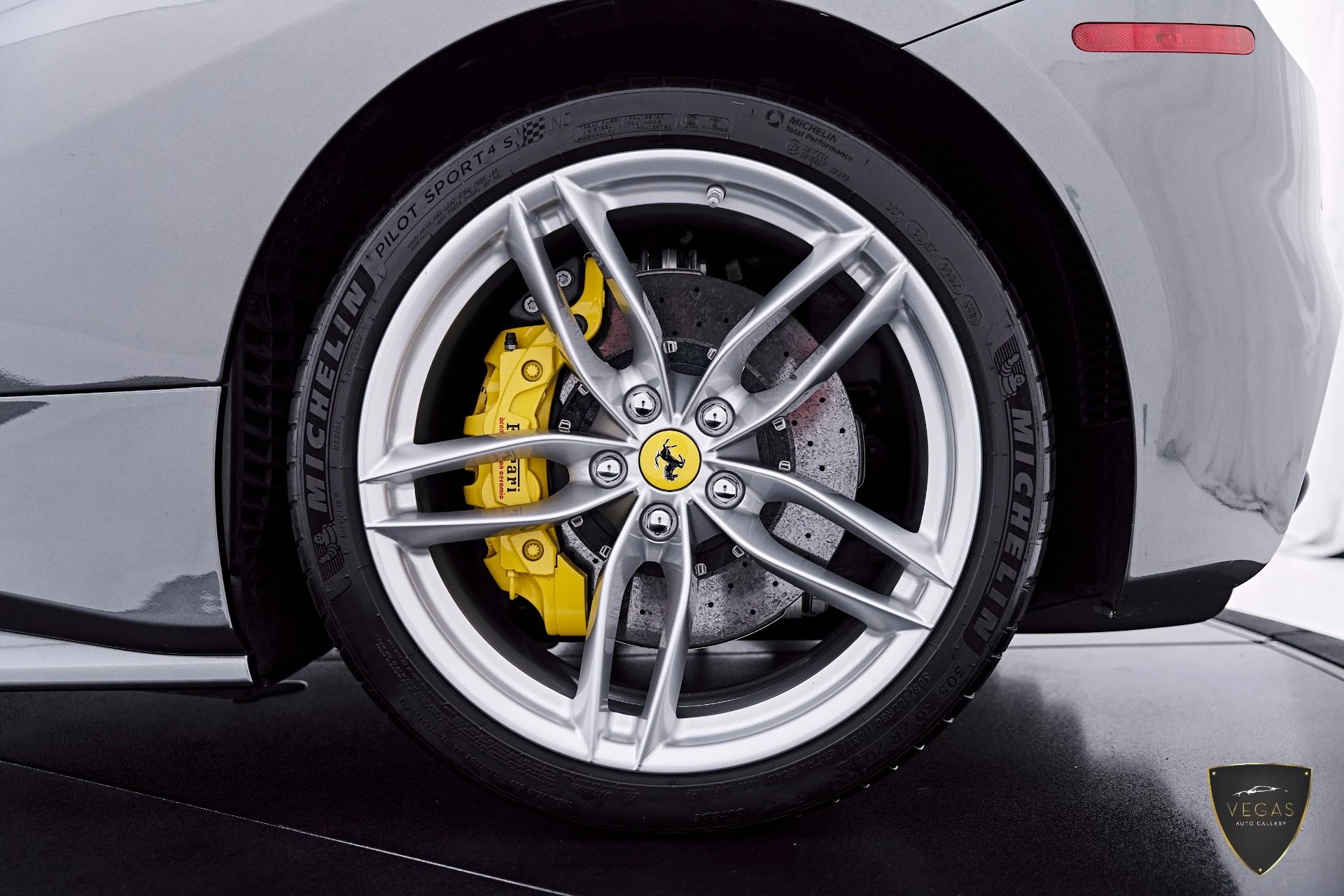 mph034_1085556111_Used_2018_Ferrari_488_GTB_Base_1783498203_57ed5bf5f8
