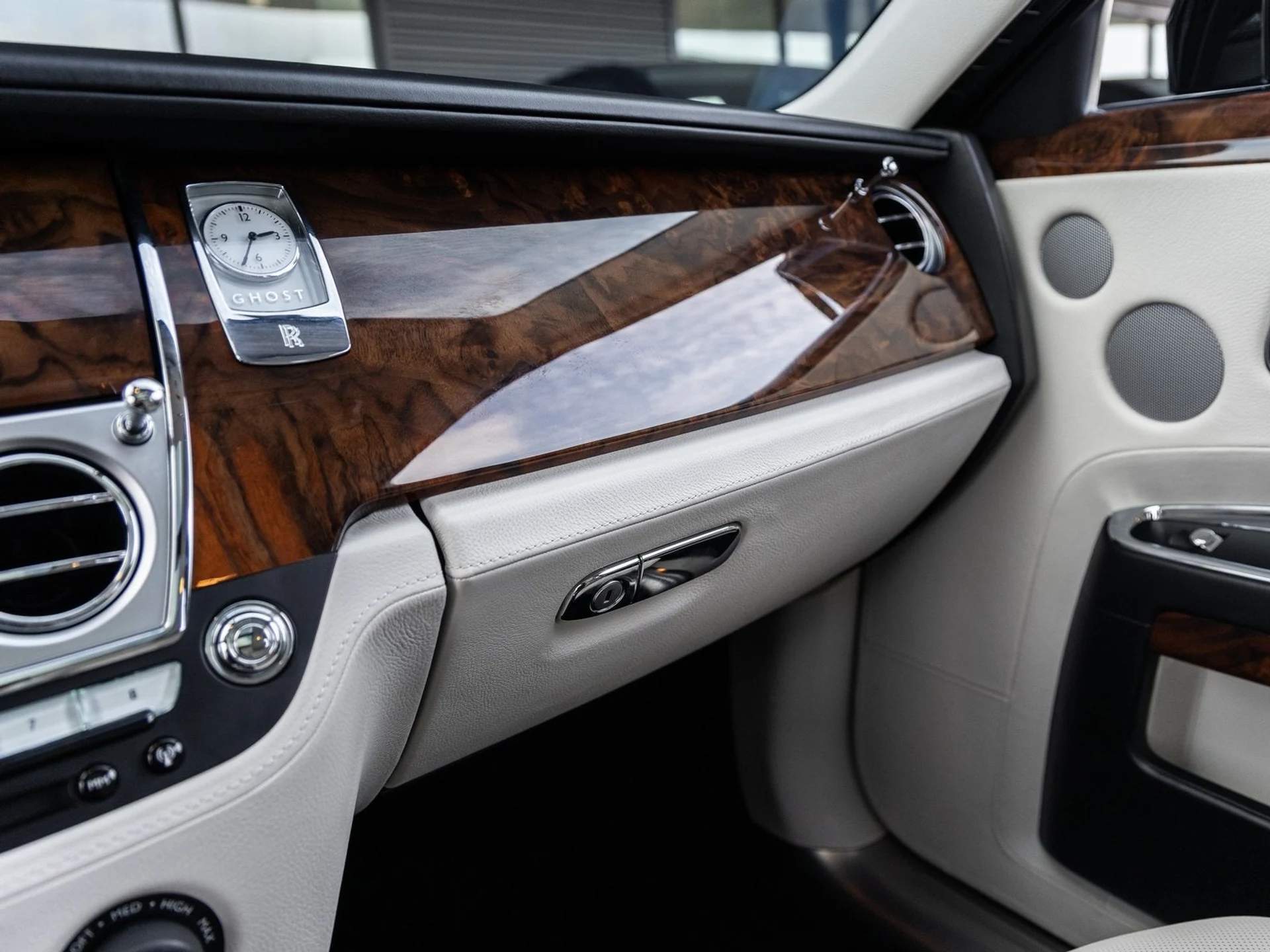 mph034_1087995507_35_19e2cd75cf