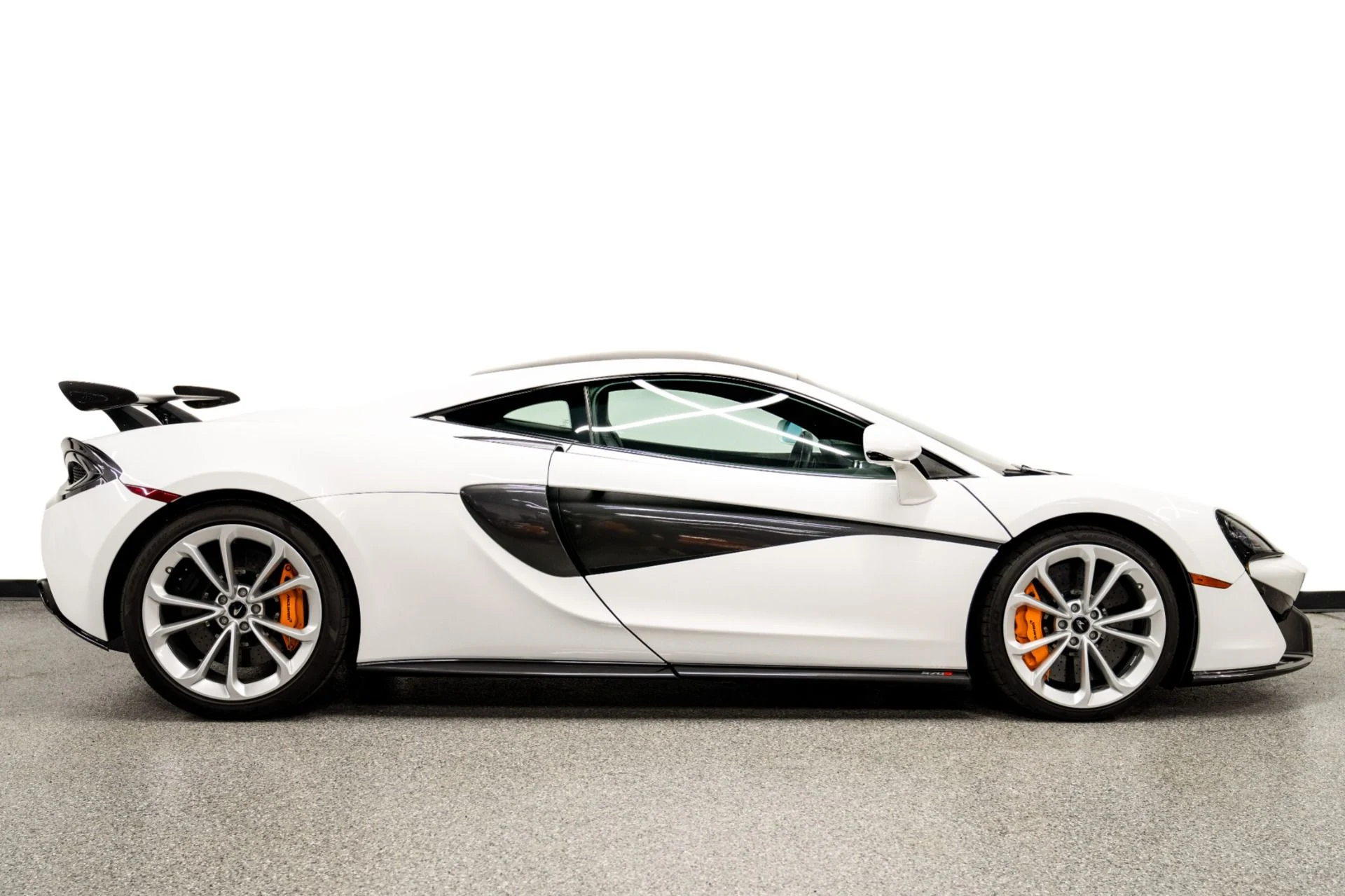 mph034_1088654034_Used_2019_Mc_Laren_570_S_1753386300_2f572bb2a6