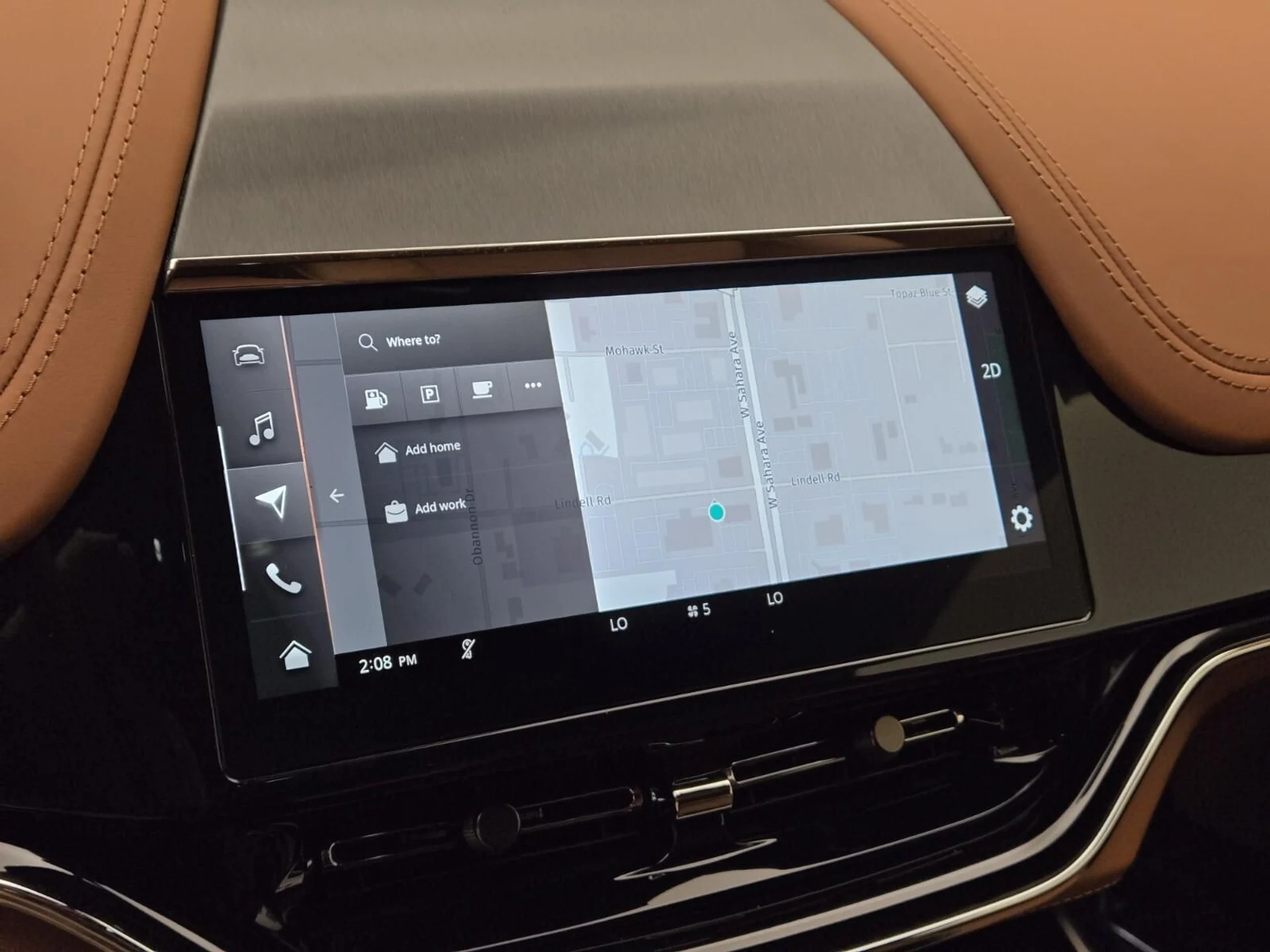 mph034_1102566465_New_2026_Aston_Martin_DBX_S_1776489484_bcb0ea34bc