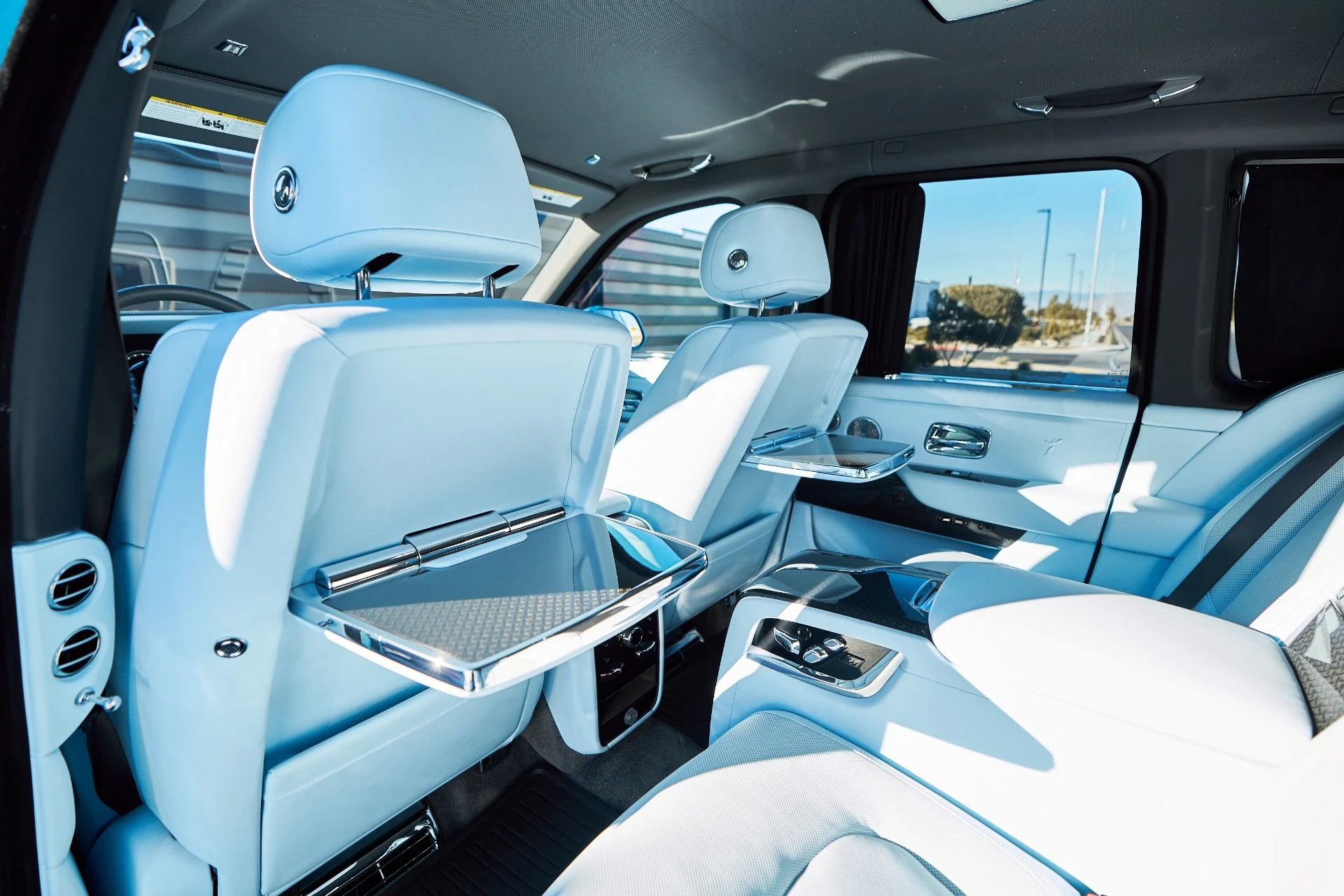 mph034_1120840113_Used_2022_Rolls_Royce_Cullinan_Black_Badge_1765411032_f1ecf2554a