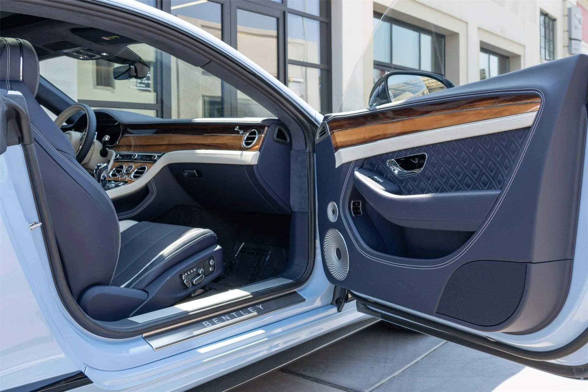 mph034_1124215935_a010e6ee4390170d97d638d7ad9fb346_9d272f4978