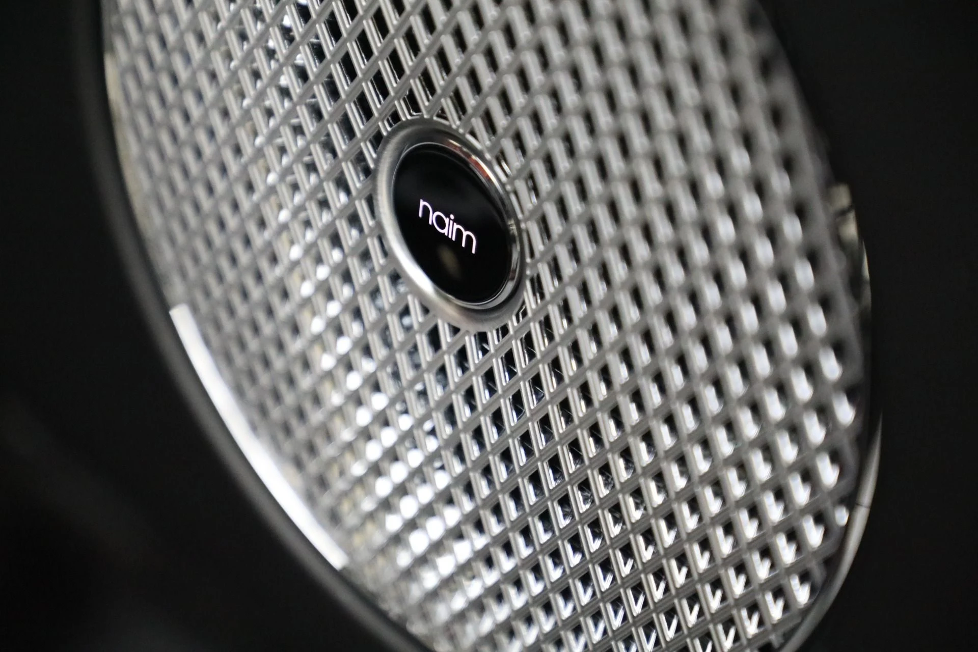 mph034_1127858800_New_2025_Bentley_Bentayga_V8_ba45ee19be