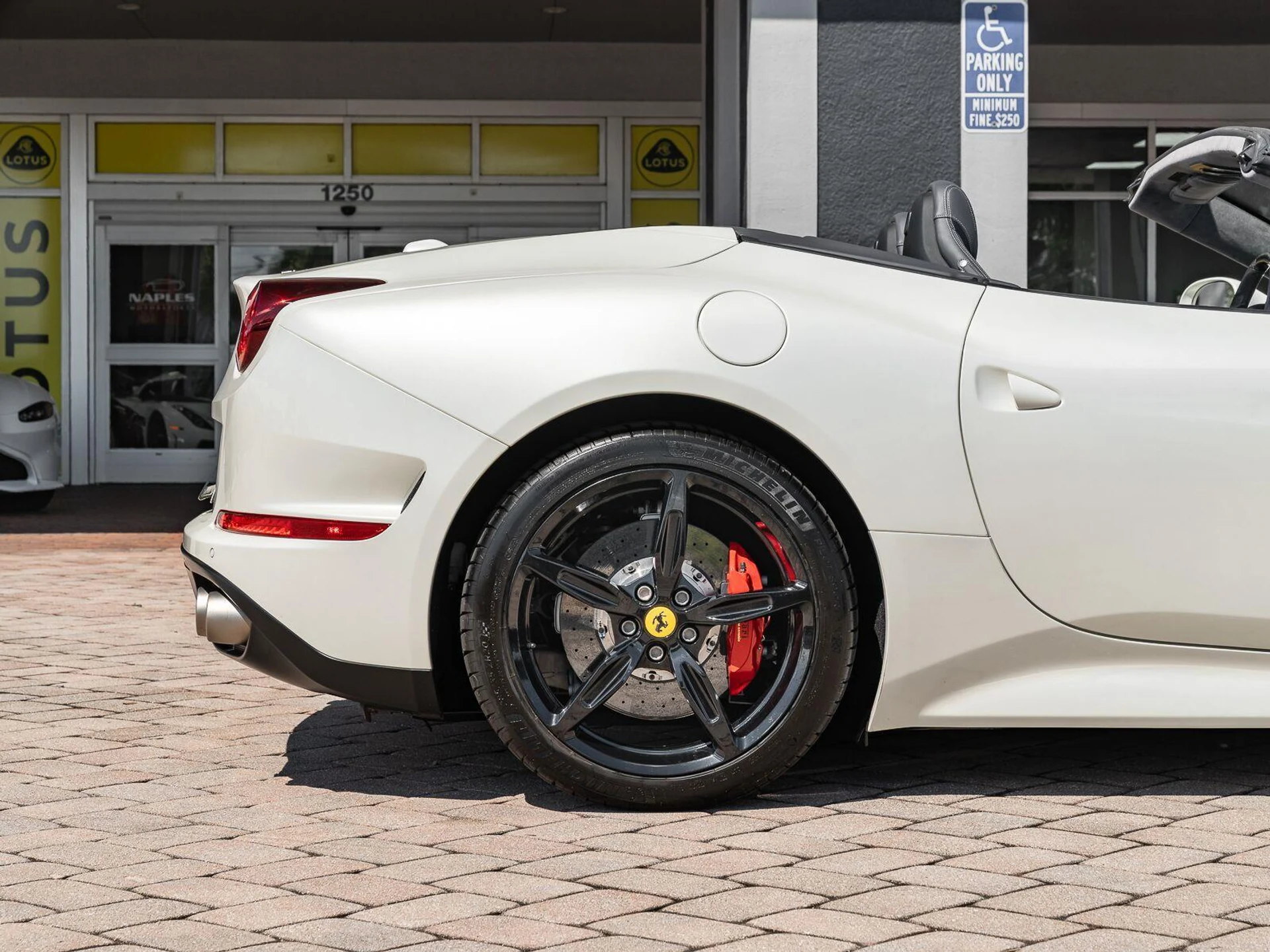 mph034_1131366321_Used_2015_Ferrari_California_T_1793034445_a5376b1737