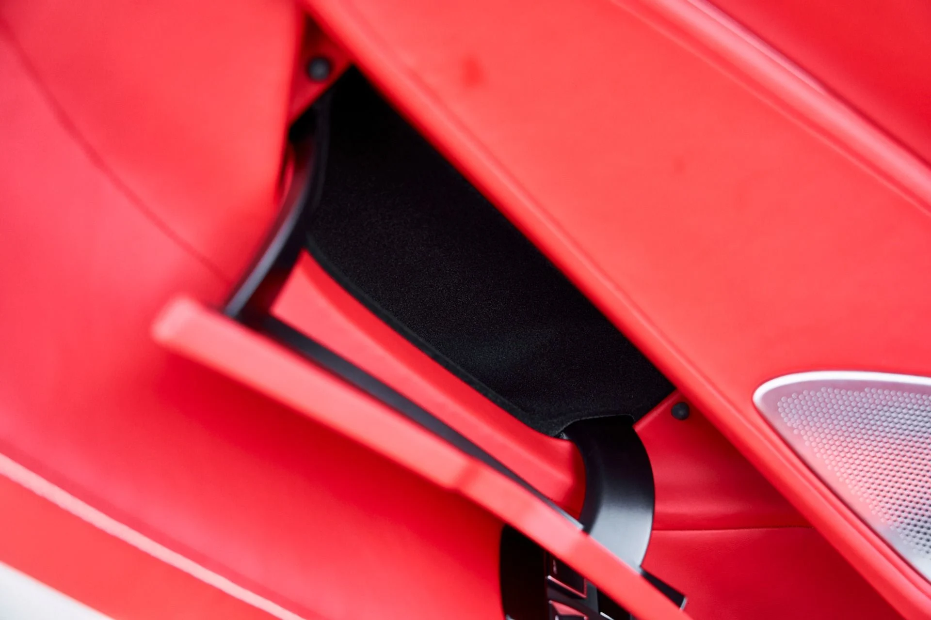 mph034_1137669178_Used_2025_Mc_Laren_GTS_1769482145_7009de4930