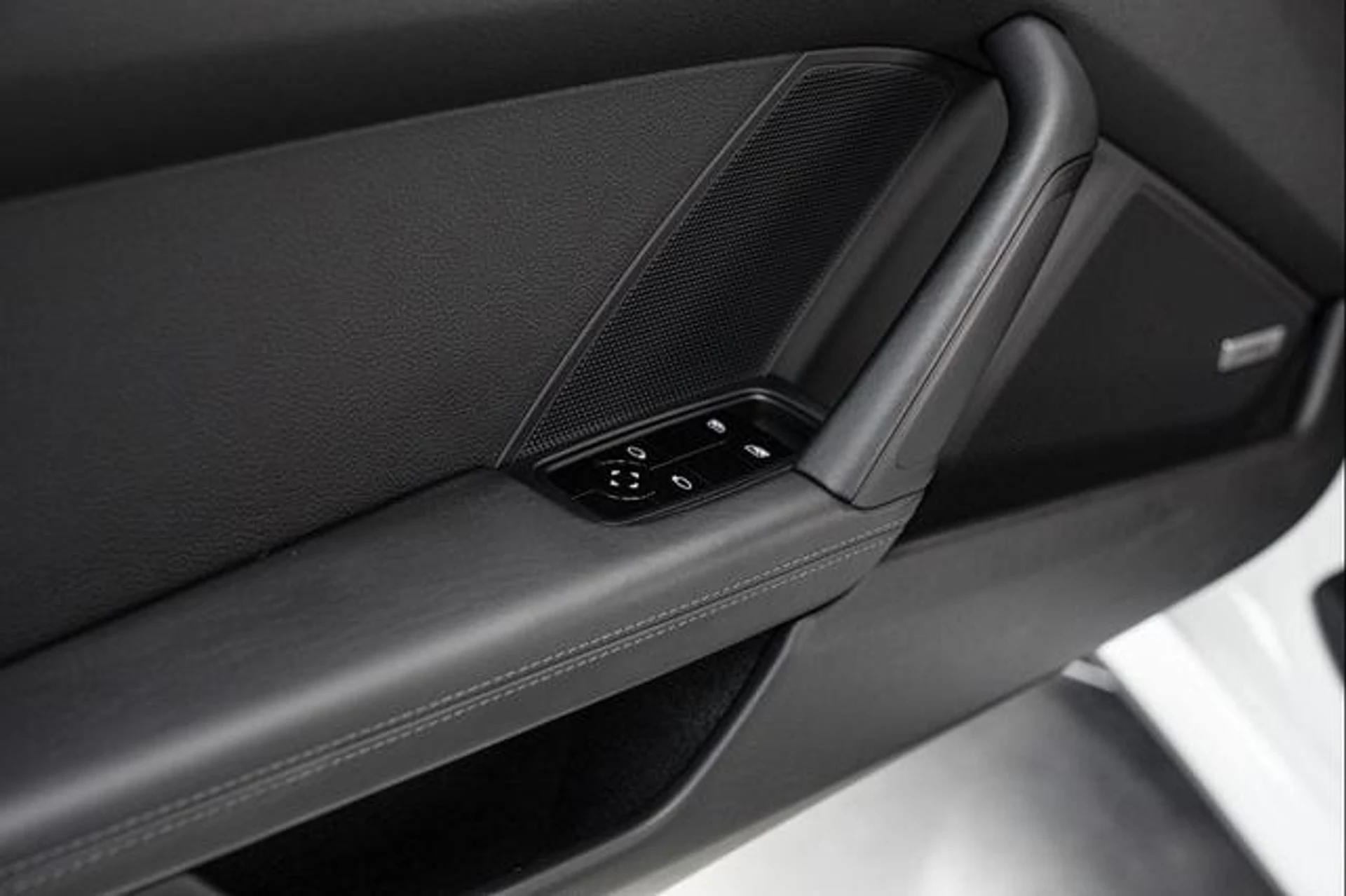 mph034_1142958161_cs_Oo5_FV_0k_Yi5_C_Kc_Cp_NTS_Rv_F_Dxw_M_000f17b110