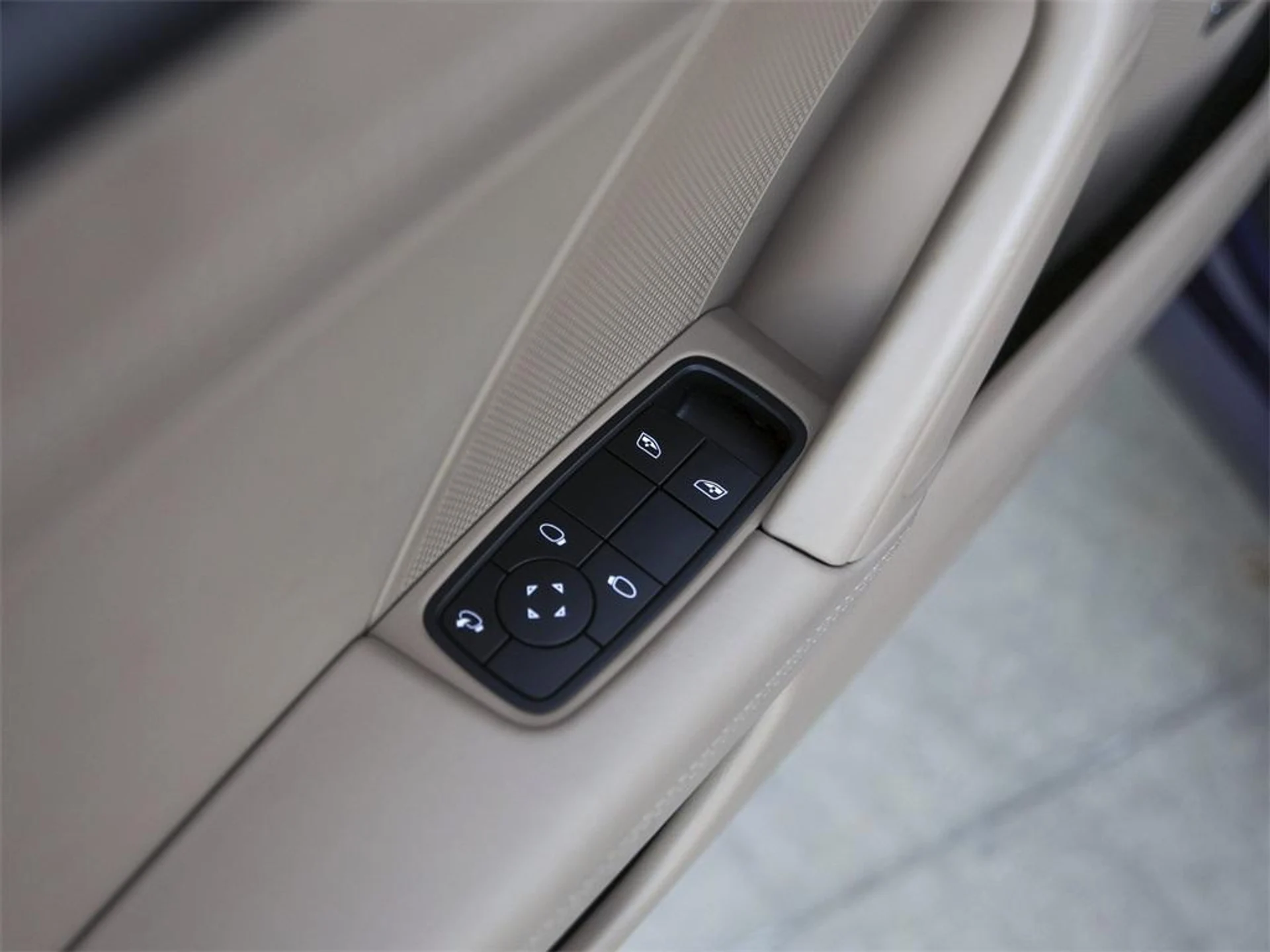 mph034_1160325943_a0_Ix_RY_9_GR_3_Mo_B_Bfu4_b_K_Mg0_Ap_VQ_6e16a86f5d