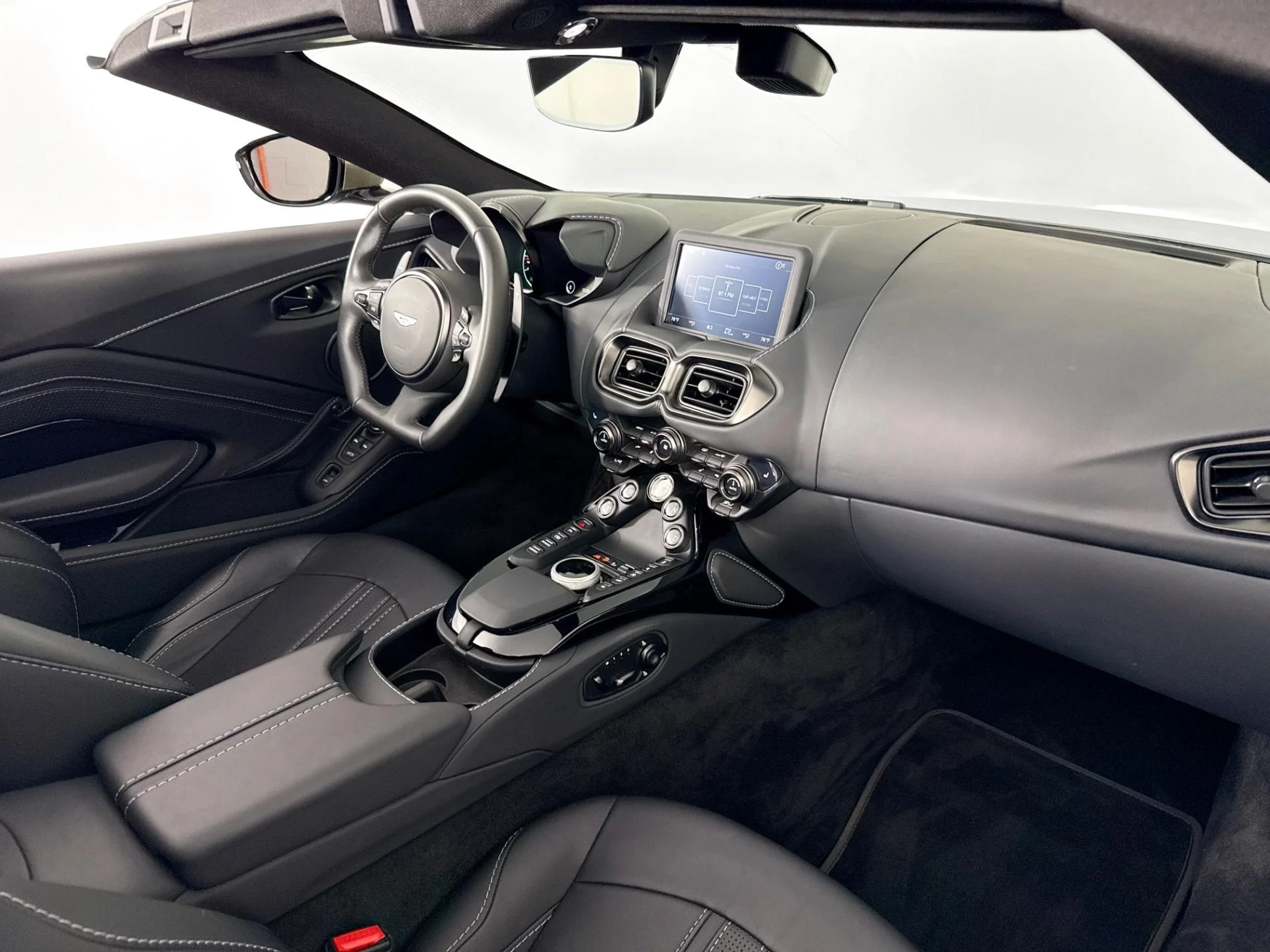 mph034_1162079704_Used_2023_Aston_Martin_Vantage_V8_1783445557_88815274f2