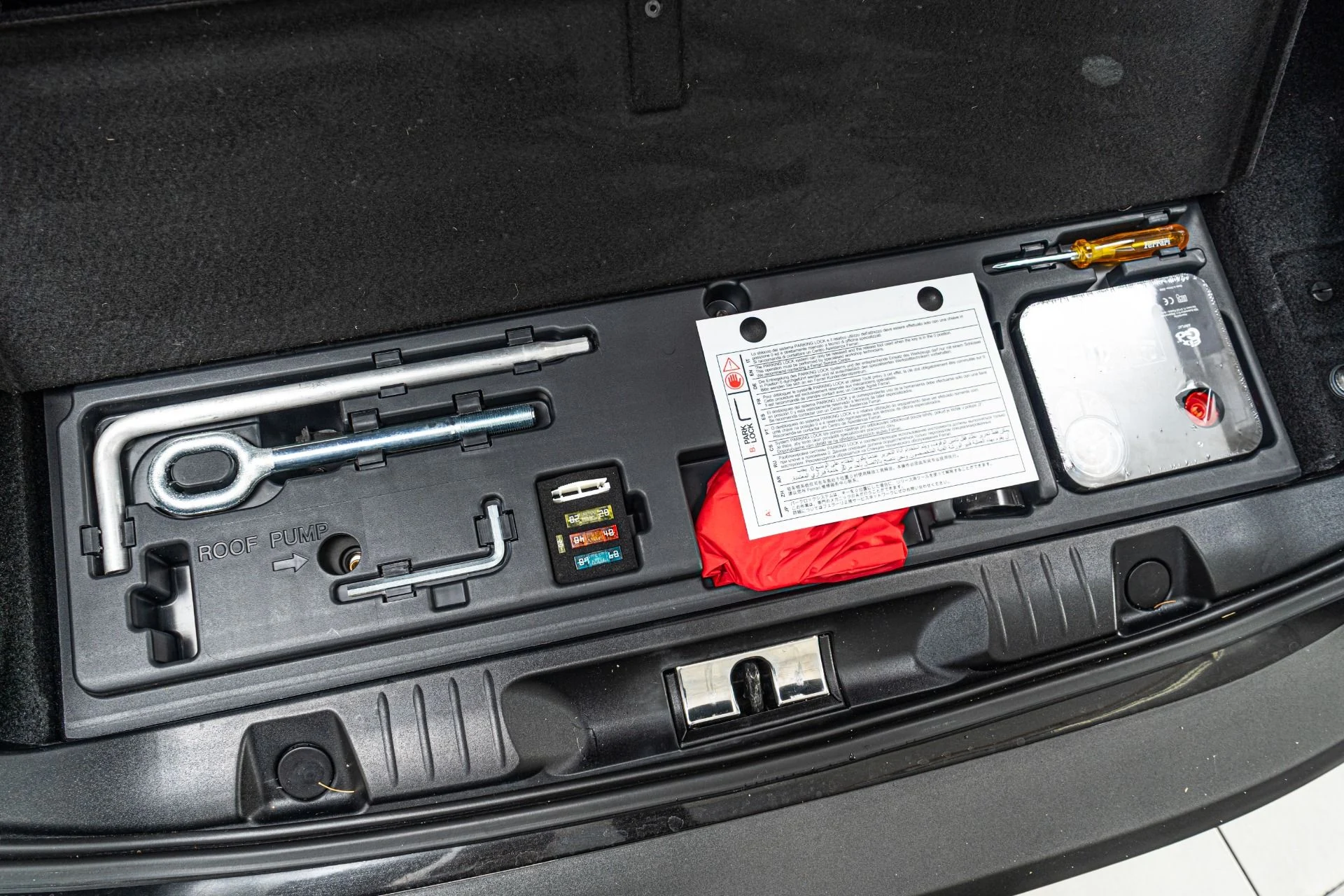 mph034_1221220318_Used_2020_Ferrari_Portofino_Lots_of_Interior_Carbon_Square_Quilting_Magneride_Suspension_1763996776_93167008f3