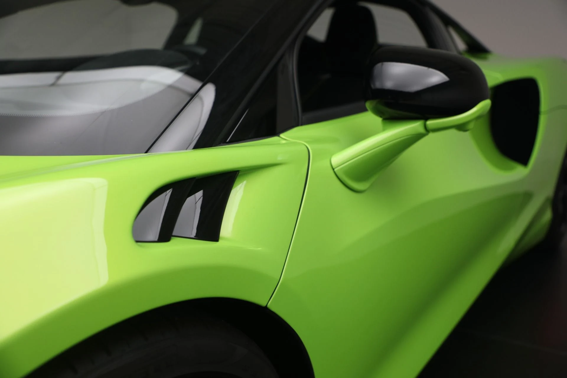 mph034_1223144391_Used_2023_Mc_Laren_Artura_Performance_4a807ce98a