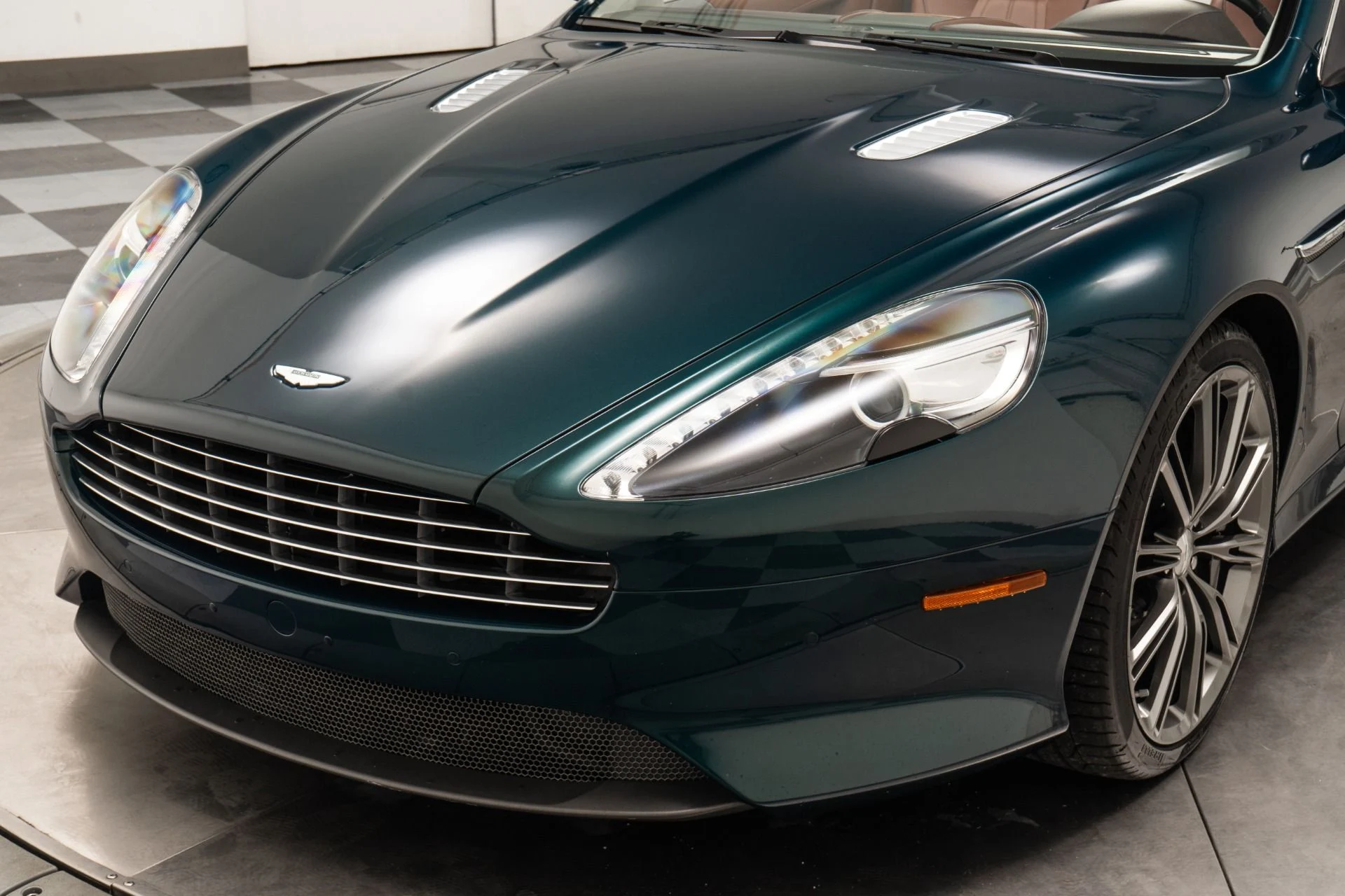 mph034_1233546367_Used_2015_Aston_Martin_DB_9_Volante_1759413189_6fb87c66ce
