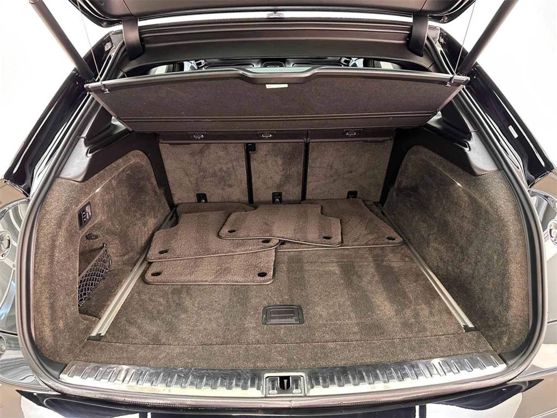 mph034_1254546672_Used_2021_Bentley_Bentayga_V8_1715724609_e76758daa1