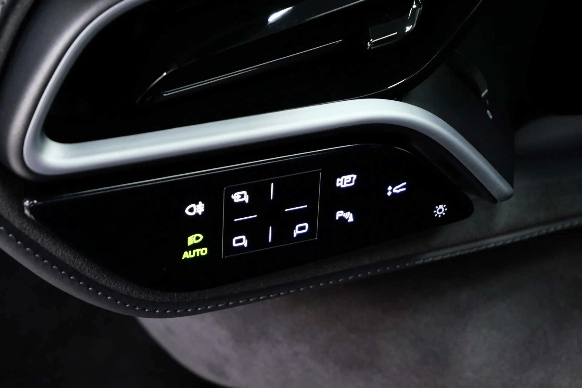 mph034_1255099016_Used_2025_Ferrari_296_GTS_As_New_With_181_Miles_818_Horsepower_Carbon_Racing_Seats_1756149197_64afadb441