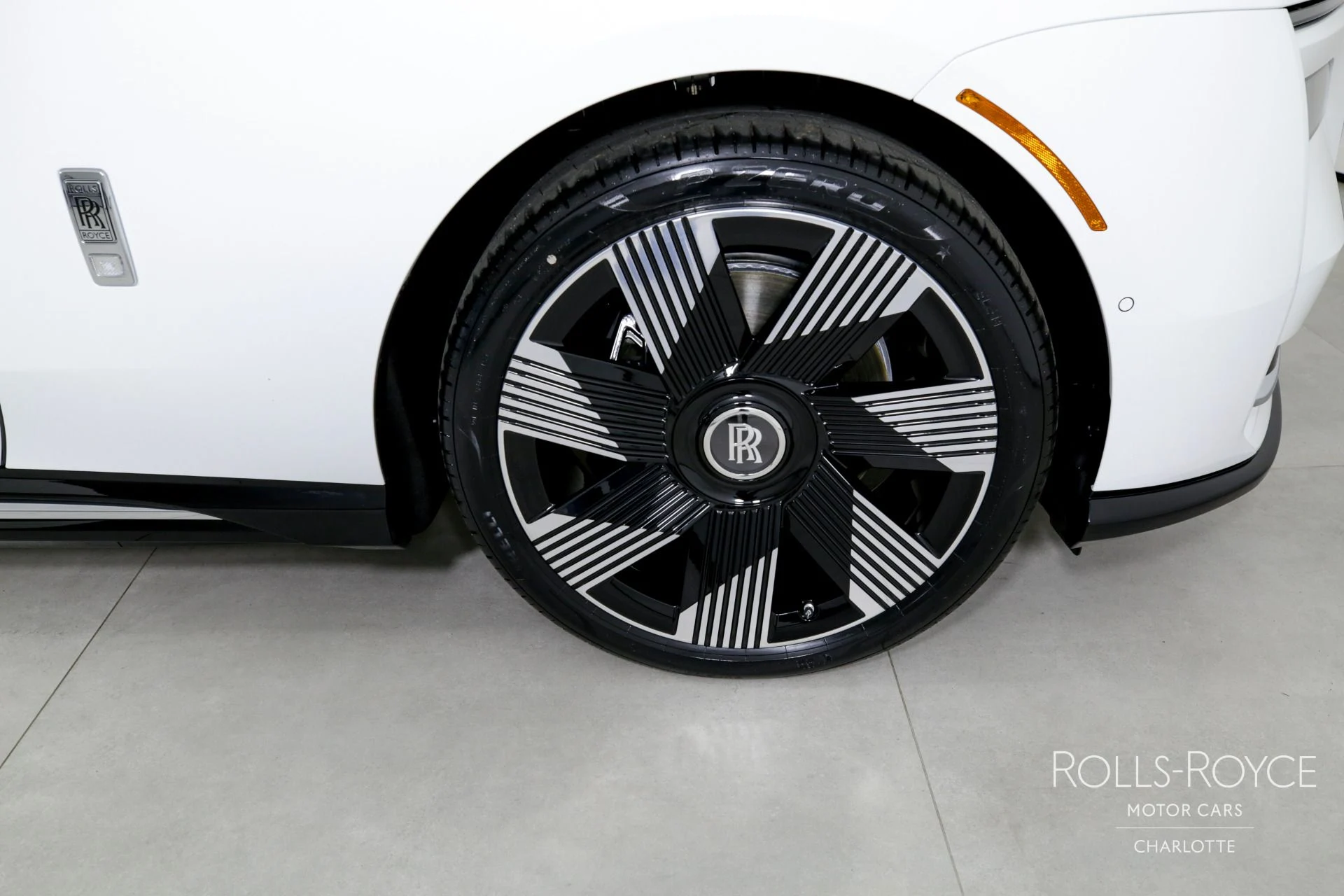 mph034_1264411943_Used_2024_Rolls_Royce_Spectre_1710280015_c7897c2384