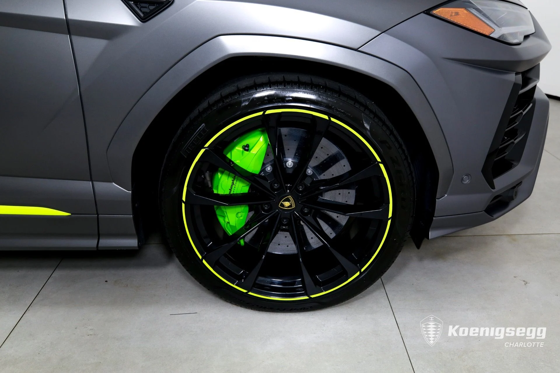 mph034_1269077903_Used_2022_Lamborghini_Urus_GRAPHITE_CAPSULE_1761055774_f2f9033e36