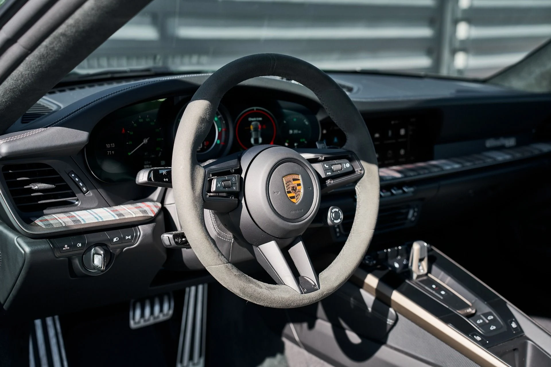 mph034_1275027227_Used_2025_Porsche_911_Turbo_S_1763075493_a2339e9847