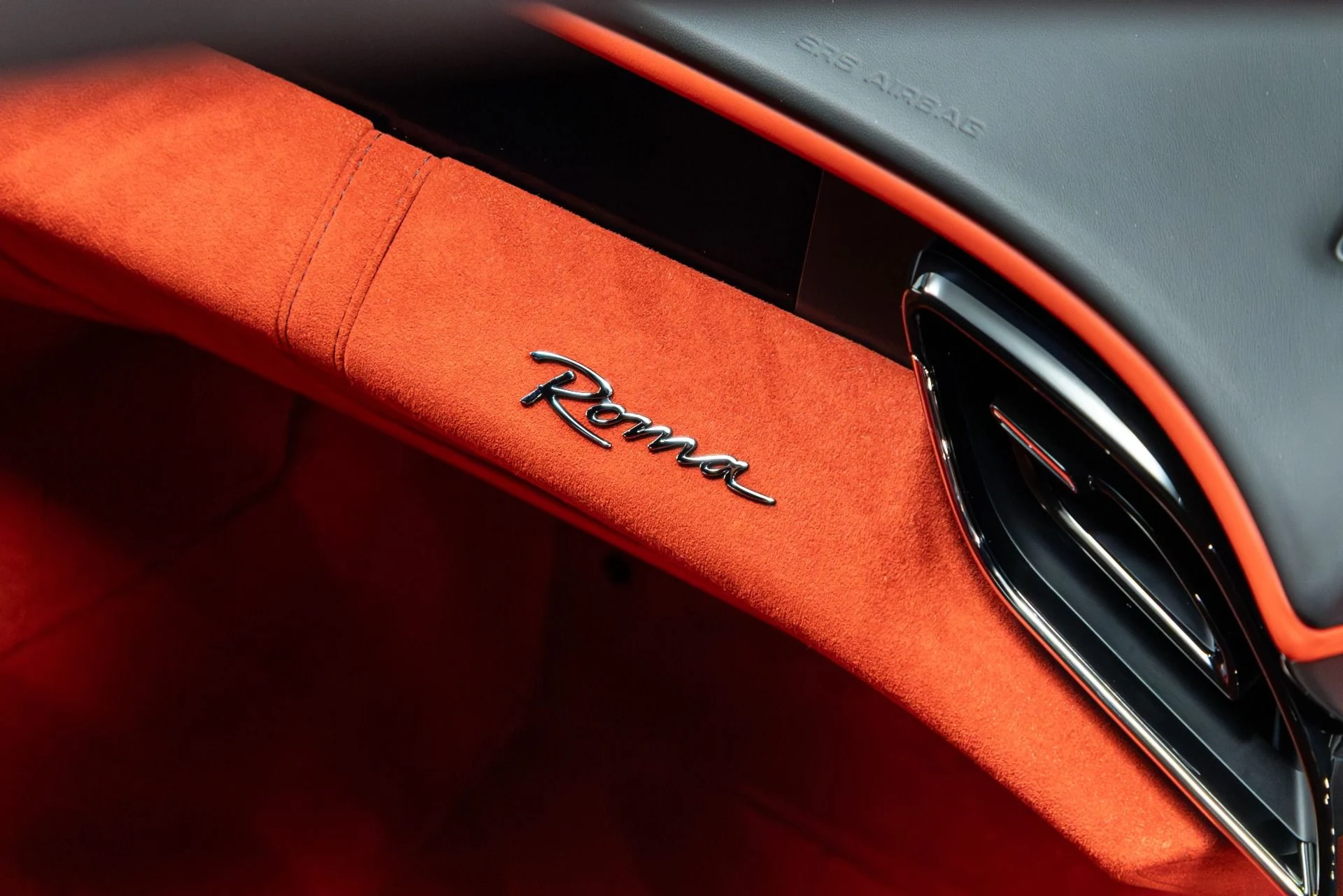 mph034_1277706448_Used_2022_Ferrari_Roma_1775684538_0c7df10d12