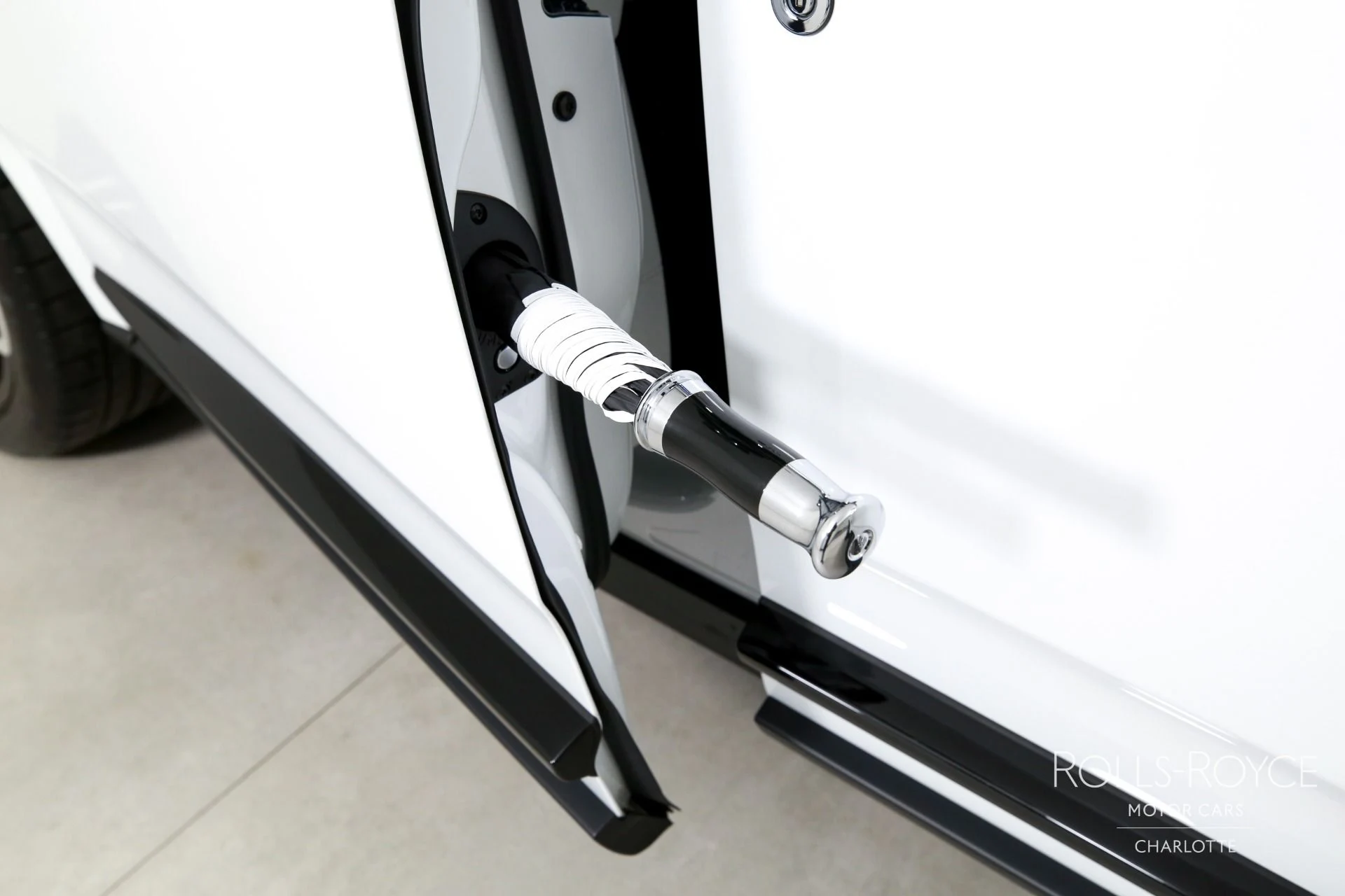 mph034_1285826783_Used_2023_Rolls_Royce_Black_Badge_Cullinan_1769450134_e5928c711f