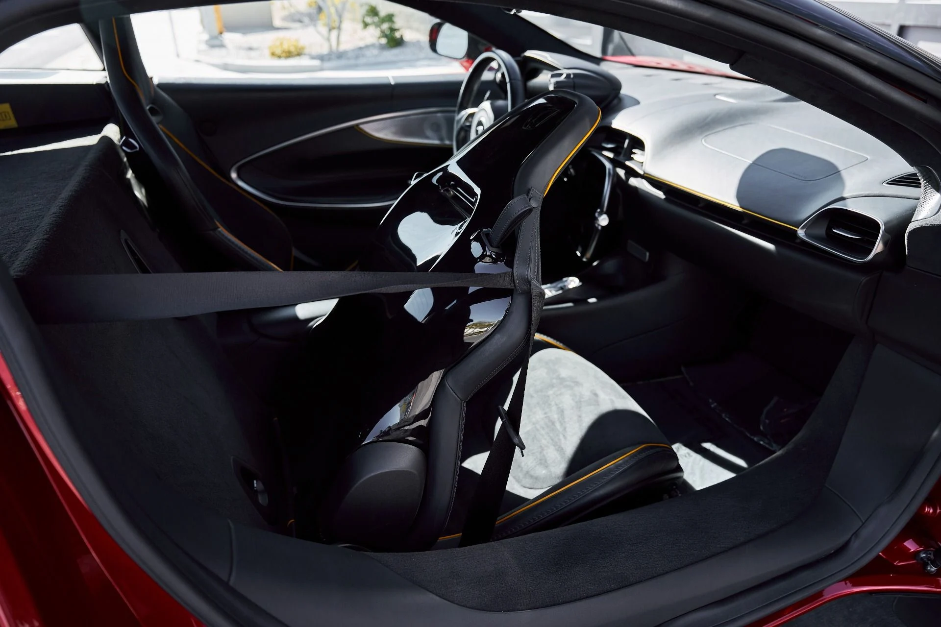 mph034_129216150_Used_2023_Mc_Laren_Artura_1770256464_7d91ce3e87