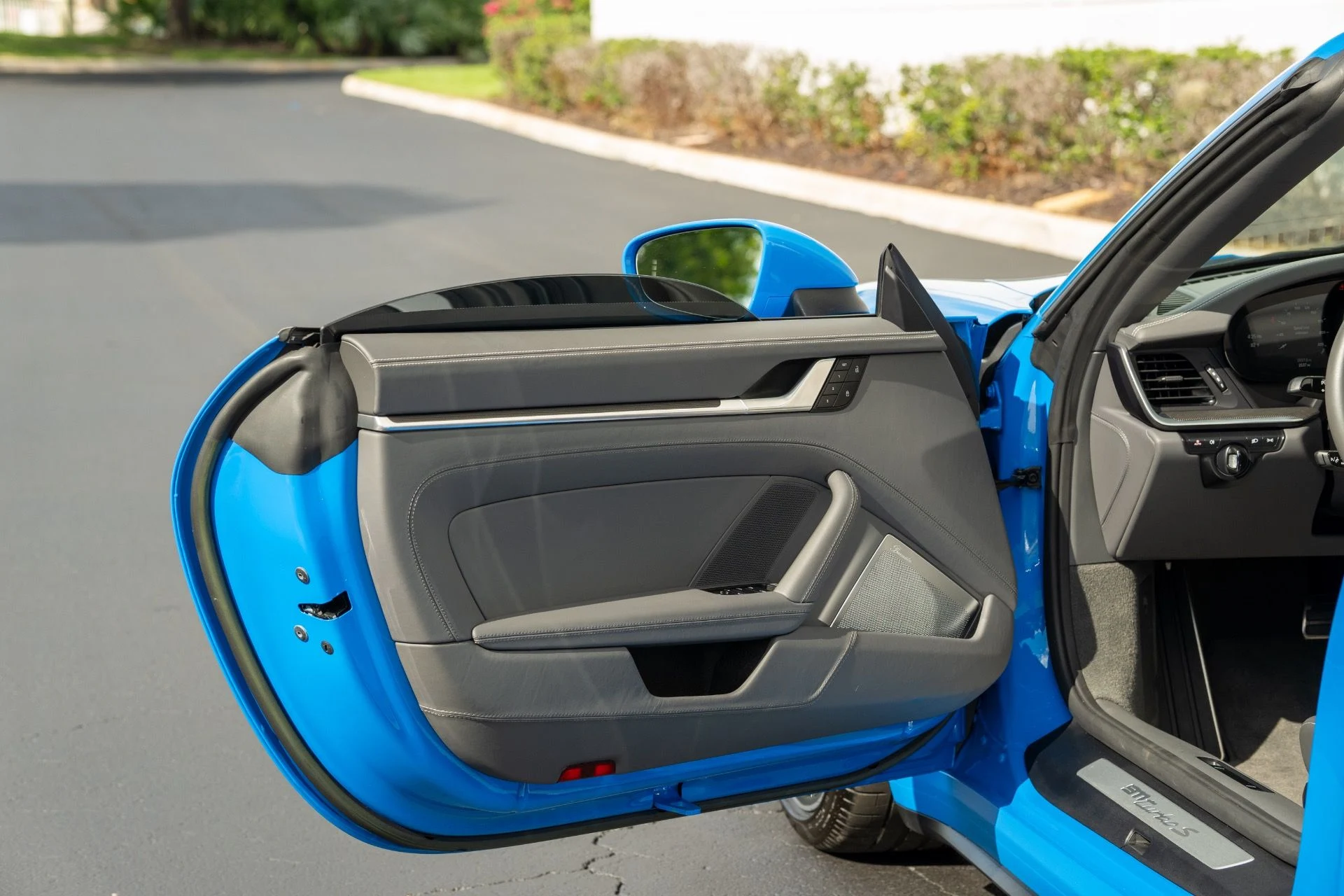 mph034_1302159101_Used_2023_Porsche_911_Turbo_S_1759285627_b522d723f7