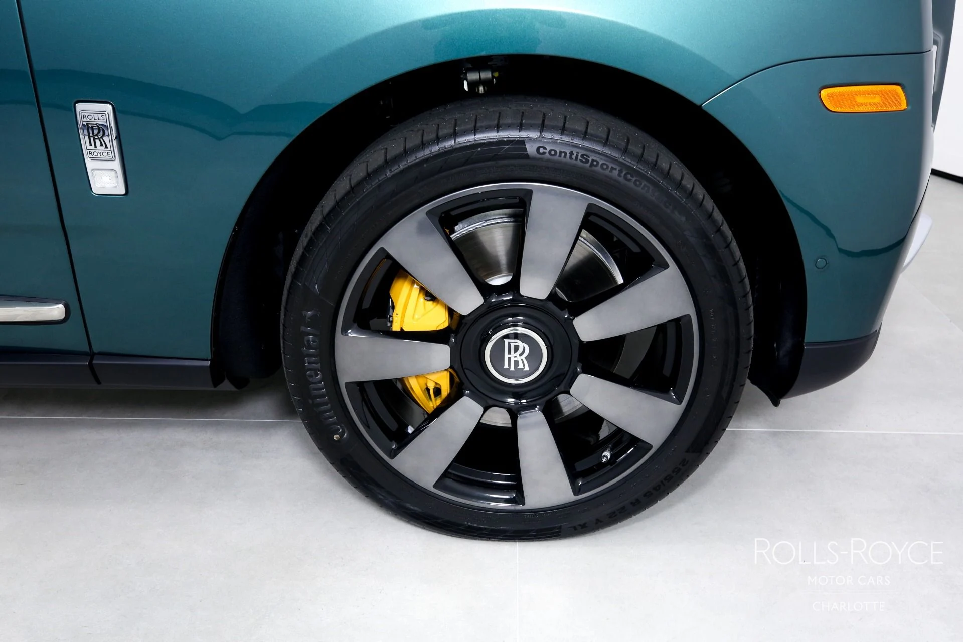 mph034_1302401976_Used_2023_Rolls_Royce_Cullinan_1688236802_dc62a0747e