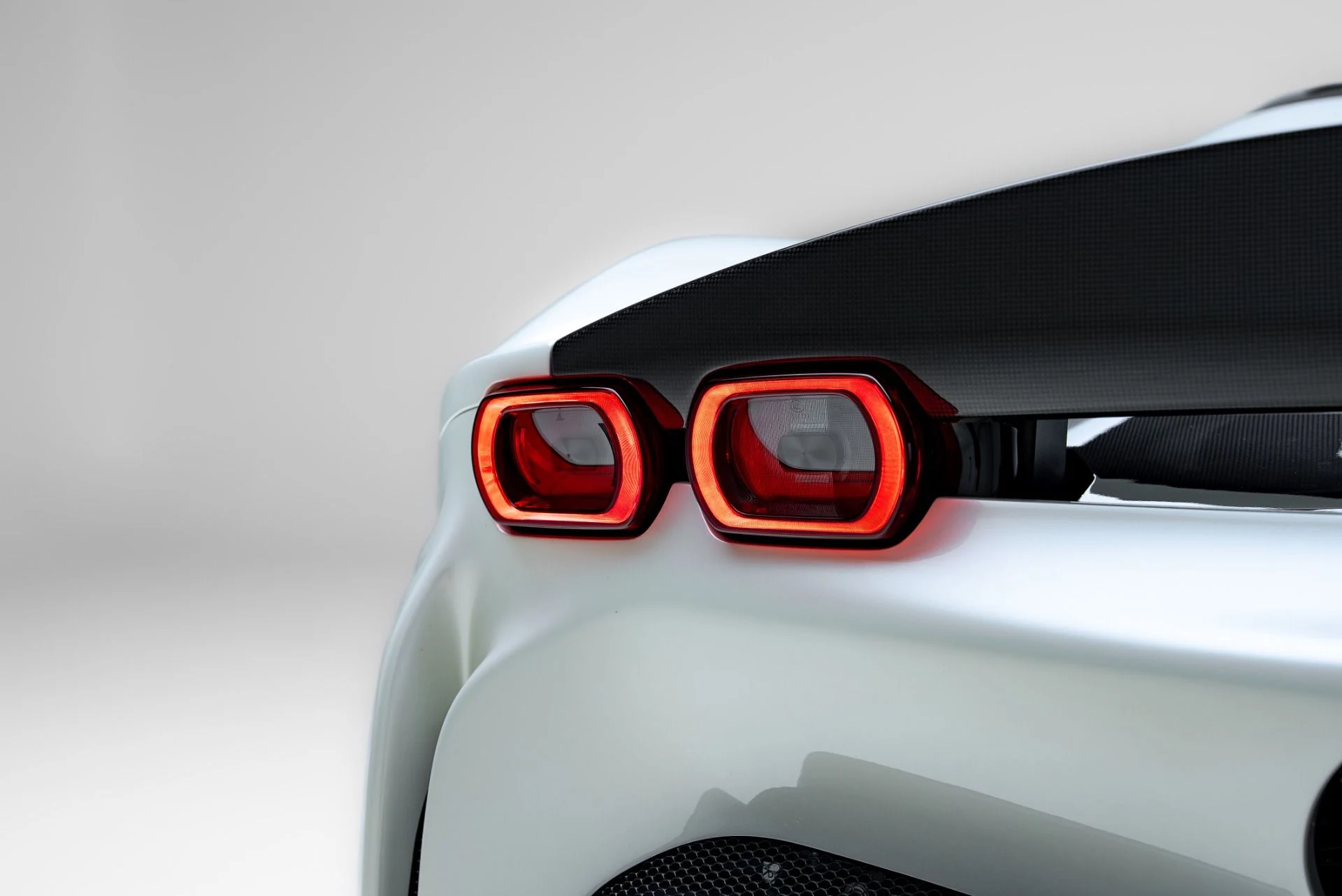 mph034_1304761486_Used_2024_Ferrari_SF_90_Spider_1777485078_98ee2106b6