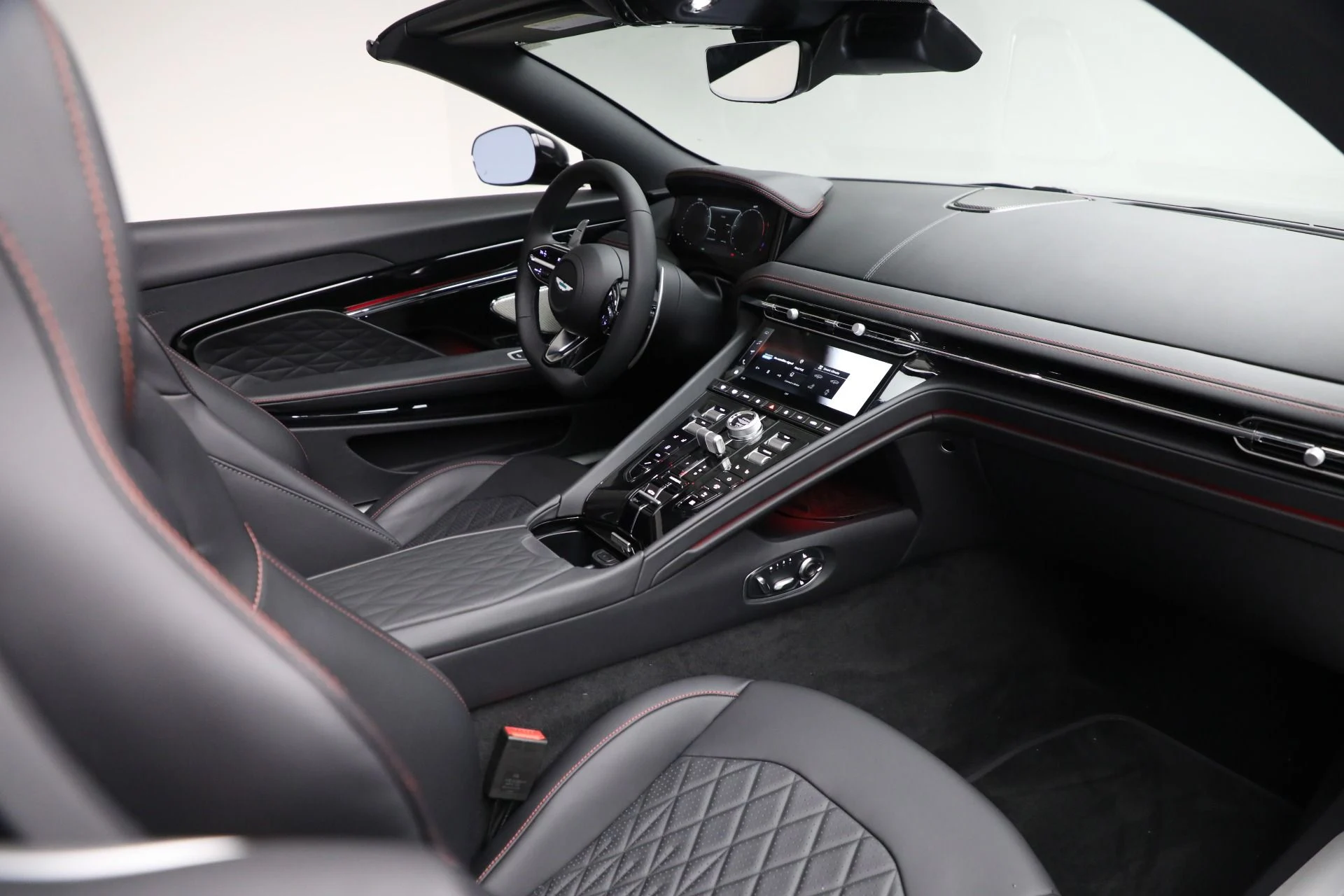 mph034_1306037836_New_2025_Aston_Martin_DB_12_Volante_e2052b50a5