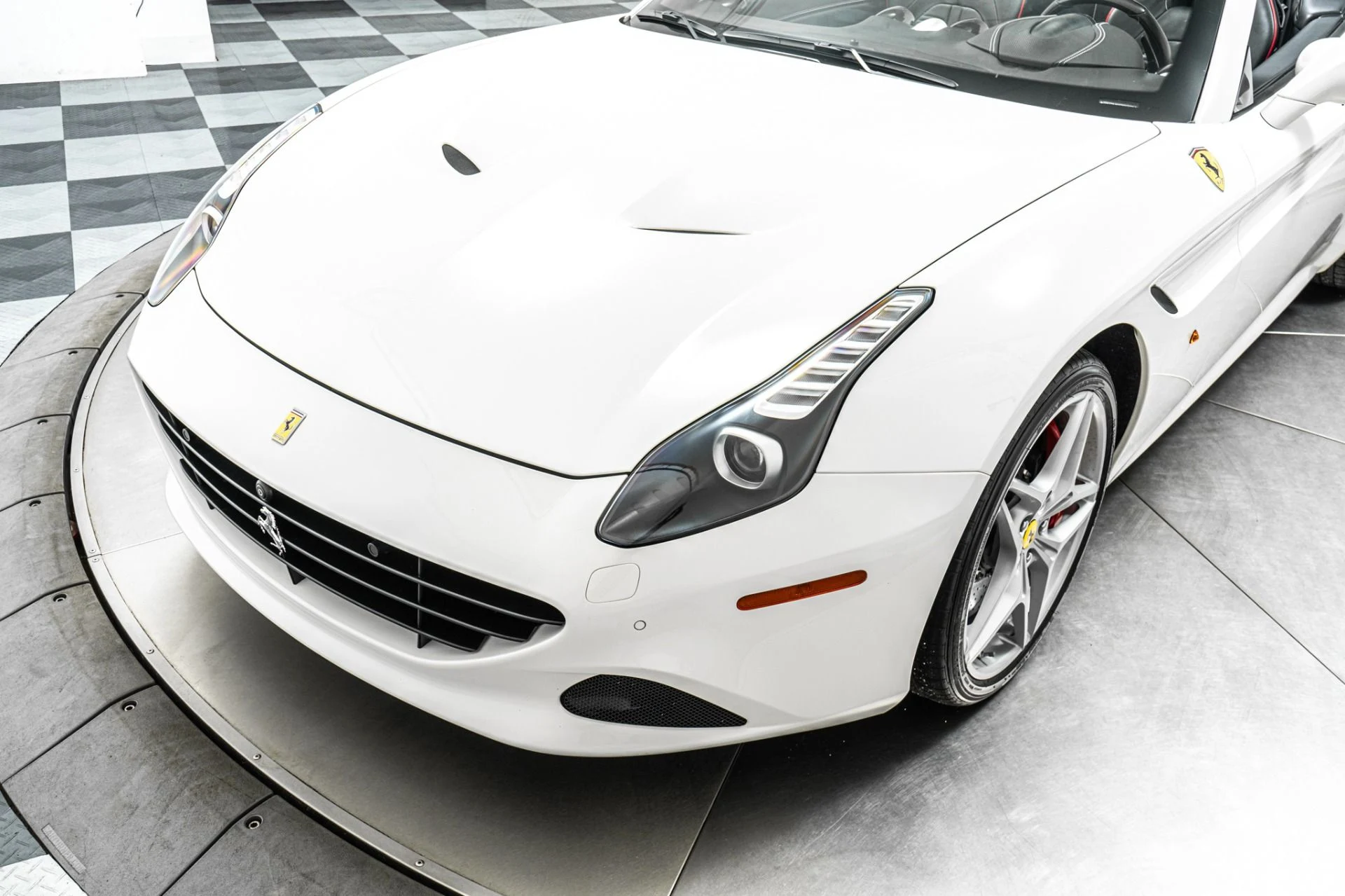 mph034_1314372307_Used_2016_Ferrari_California_T_257_K_MSRP_Ventilated_Seats_Carbon_Fiber_Driving_Zone_1790094264_8450001b54